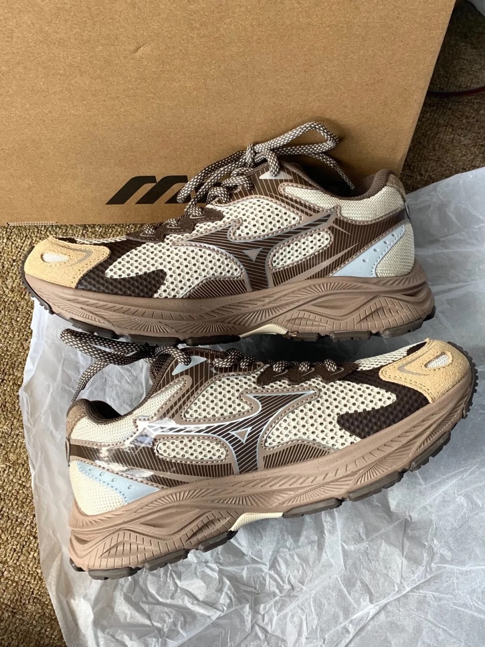 MIZUNO RACER S 美津濃 焦糖栗棕 大地色 咖啡色 奶茶色 男女鞋 D1GH223523 / 預購