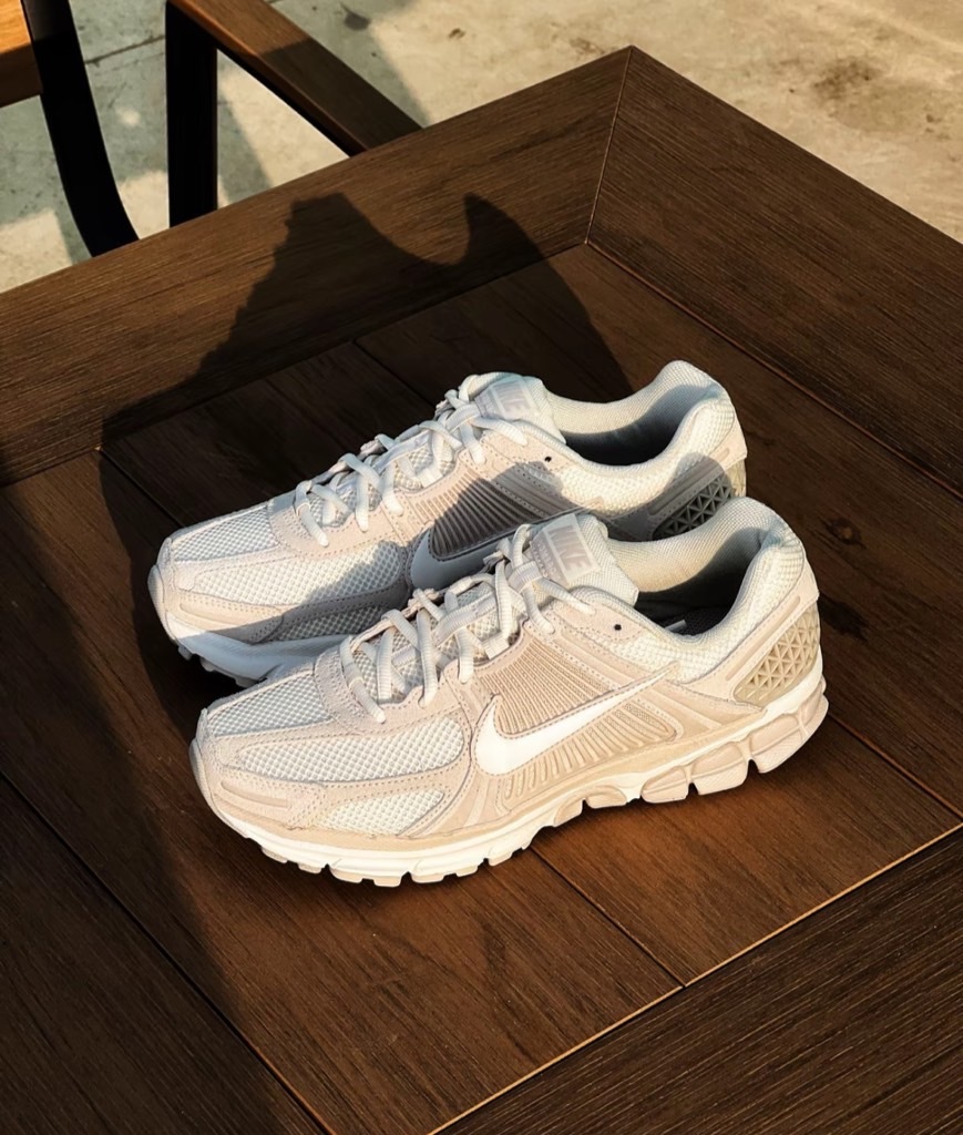 NIKE ZOOM VOMERO 5 Light Orewood Brown 奶茶 復古 麂皮 鞋帶3M反光 休閒鞋 HF1553100