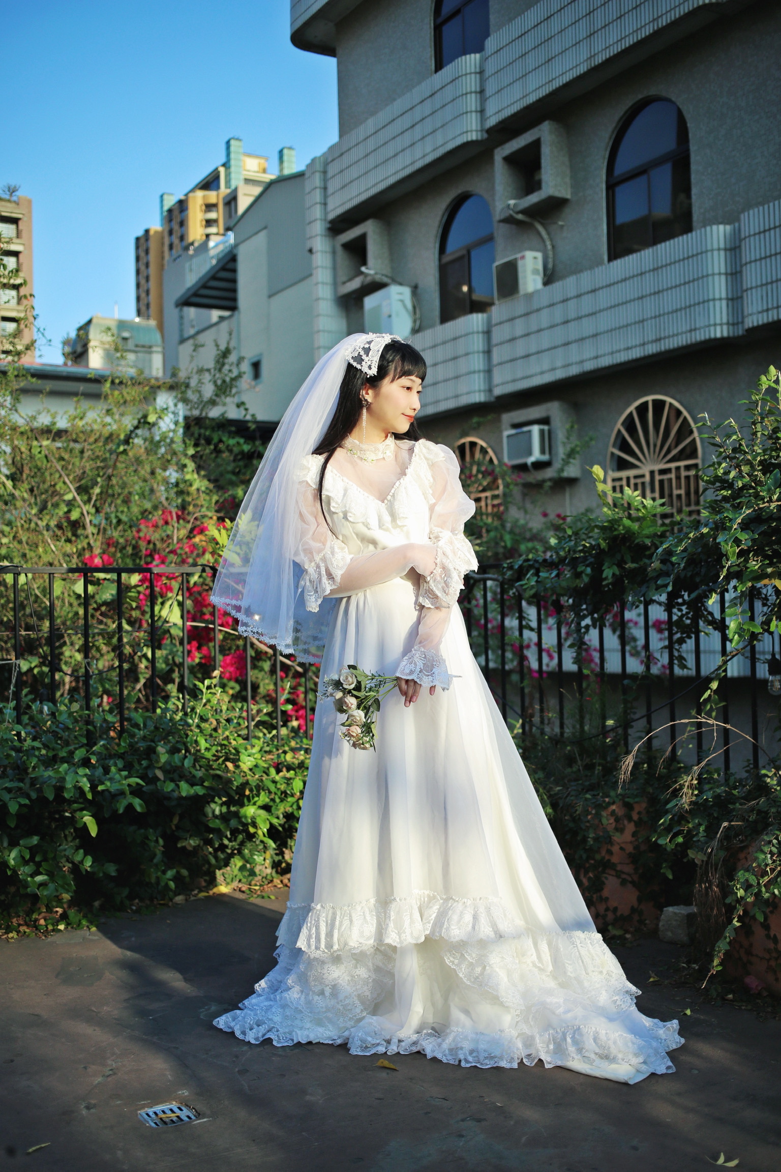 Vintage Wedding Dress/古著白色小花高領荷葉邊蕾絲拖擺婚紗