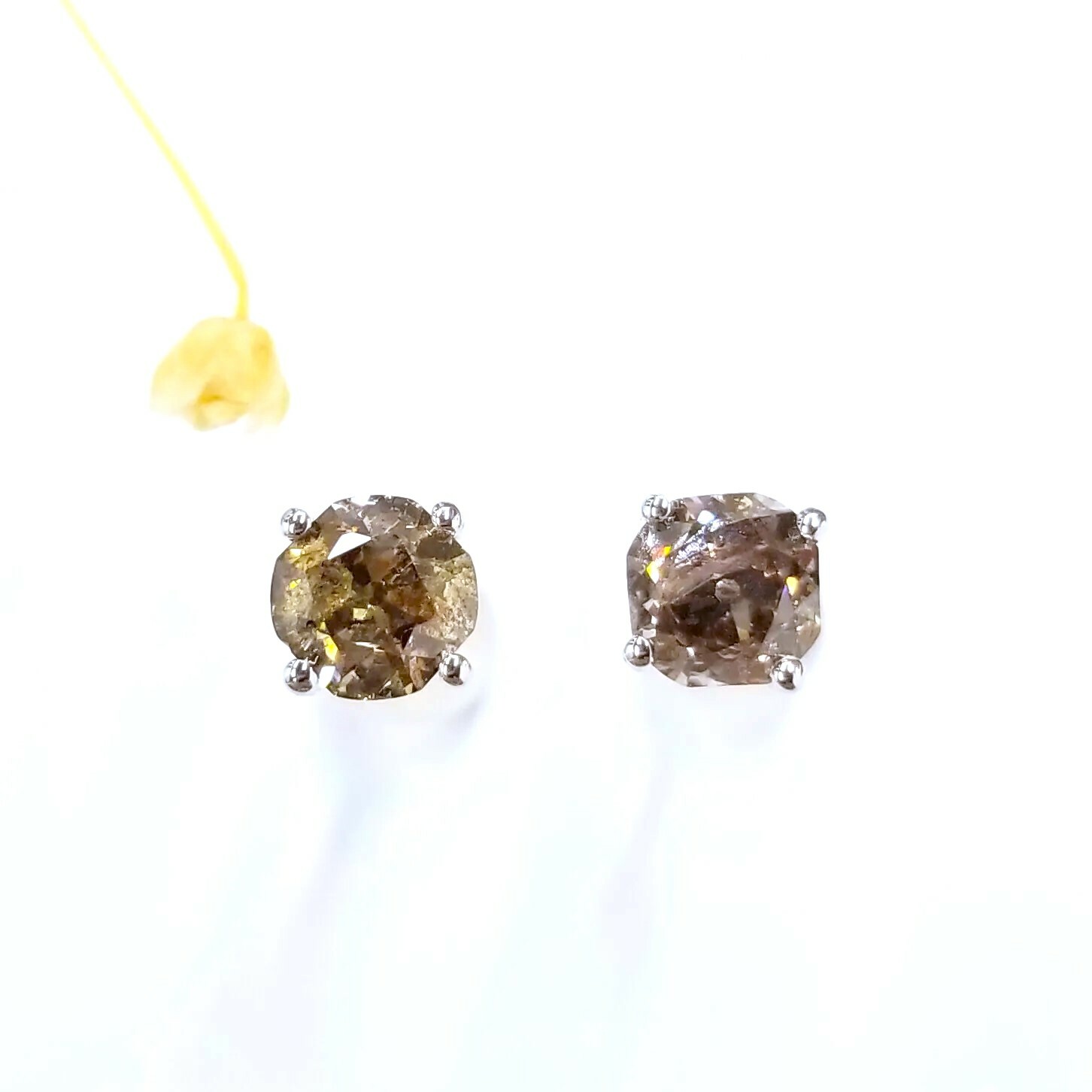 全新18K白金【主石1卡9份咖啡鑽】耳環