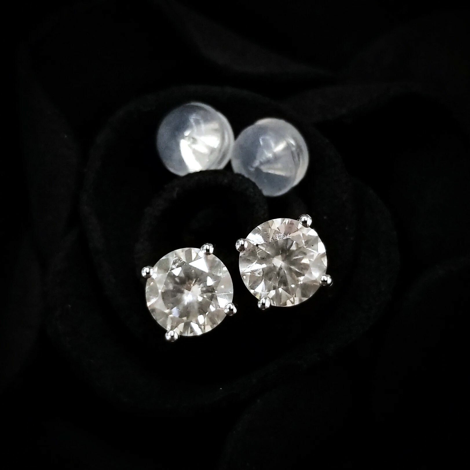 全新18K白金【主石1卡48份鑽石】4爪耳環