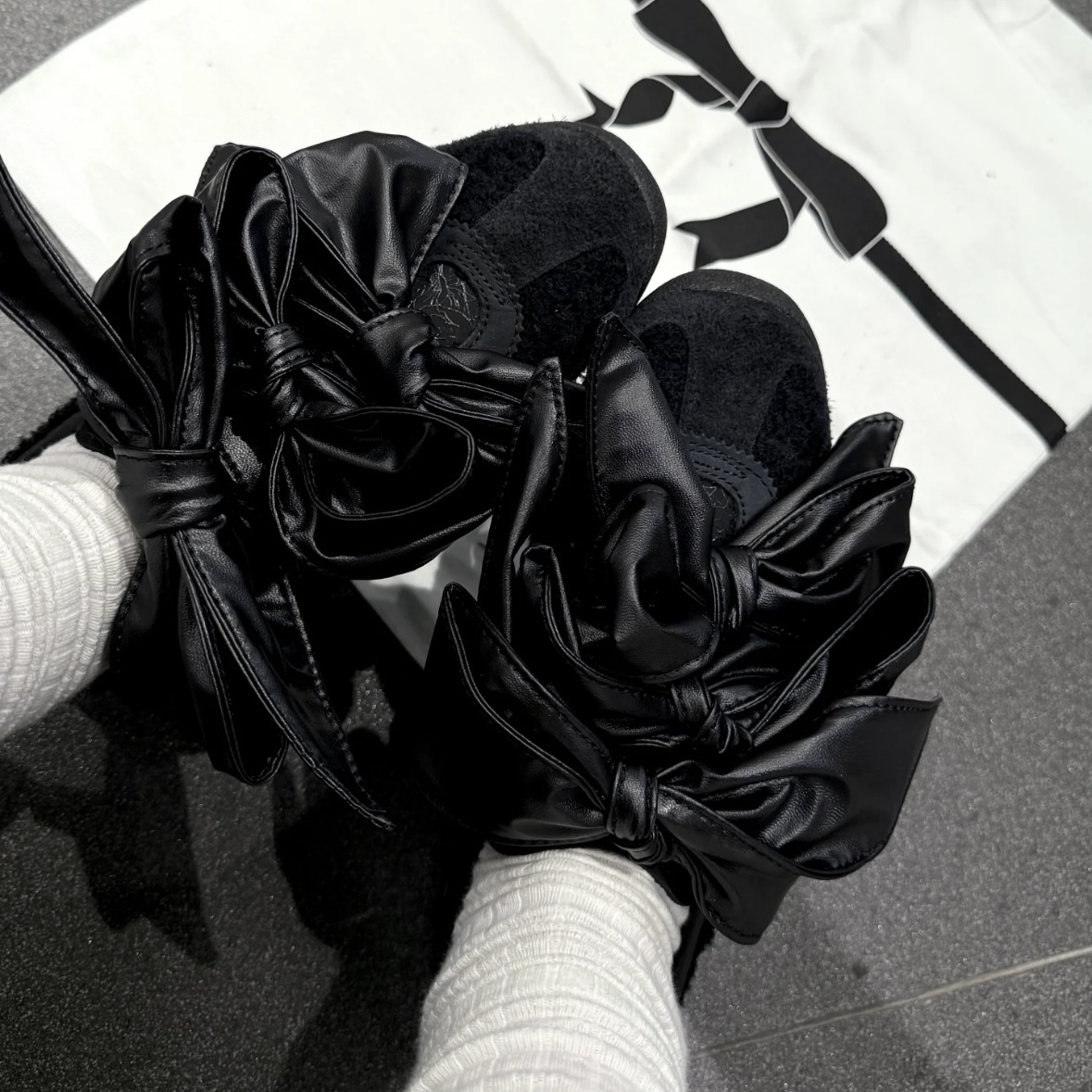 Adidas x Caroline Hu SL 72 OG 聯名款 皮革 蝴蝶結 搖粒絨 全黑