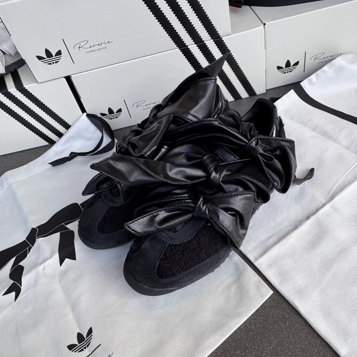 Adidas x Caroline Hu SL 72 OG 聯名款 皮革 蝴蝶結 搖粒絨 全黑