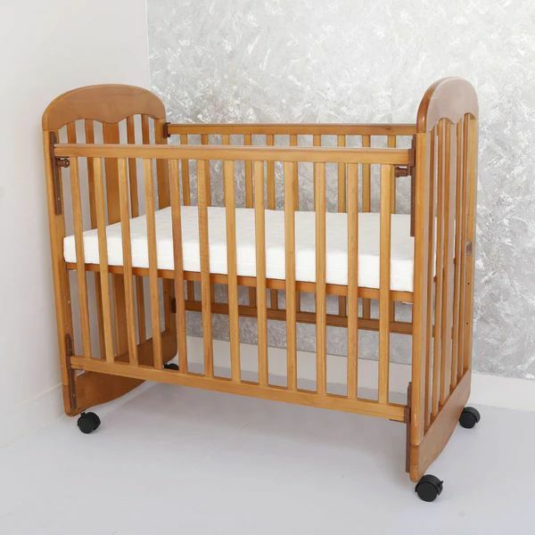 LA BABY 歐洲款嬰兒木床 61.5(W) x 106(L) x 101(H)