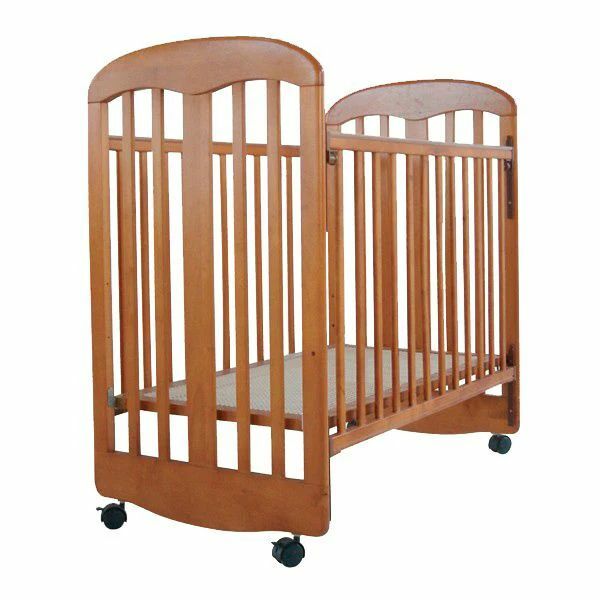 LA BABY 歐洲款嬰兒木床 61.5(W) x 106(L) x 101(H)