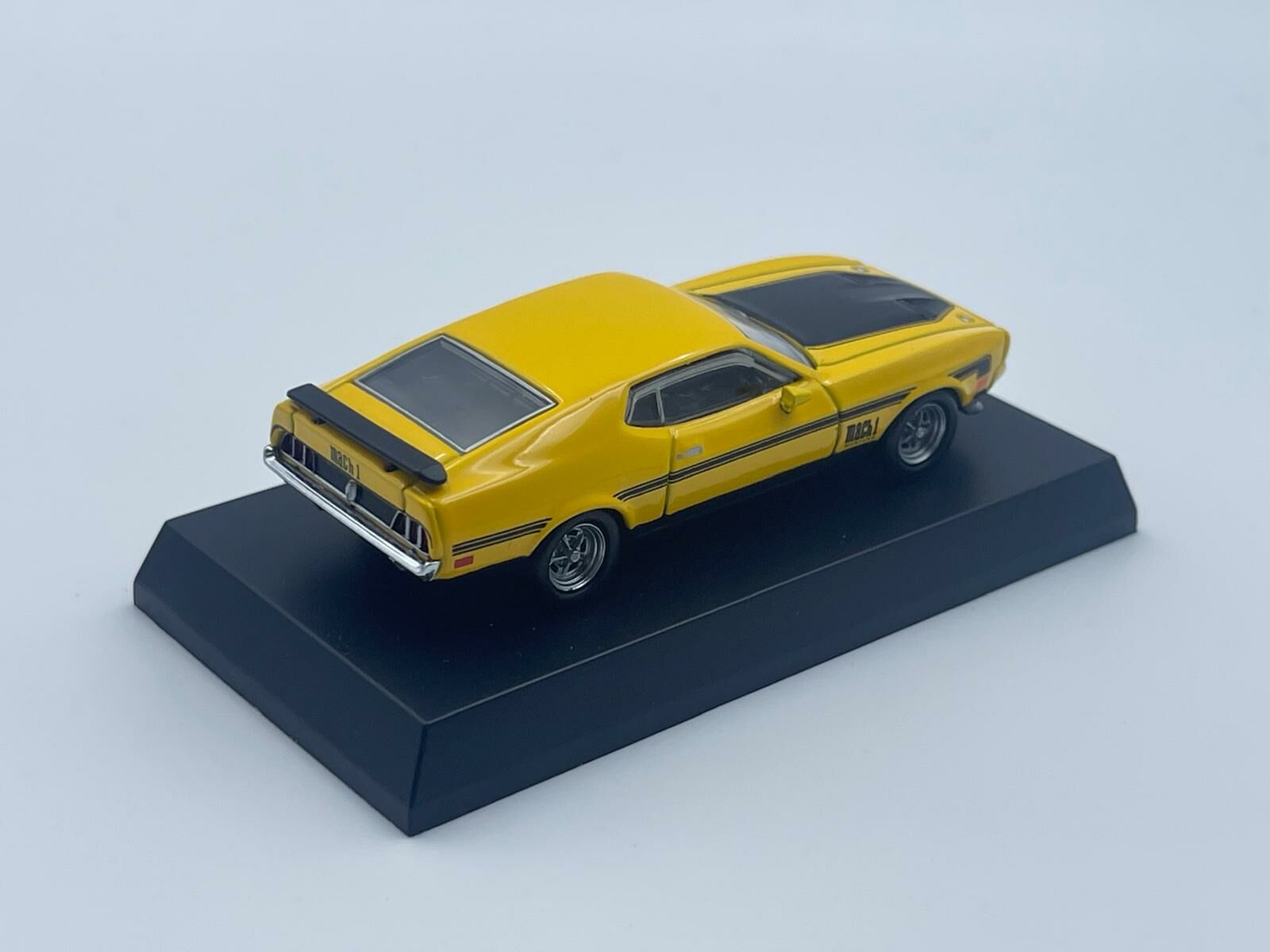 KYOSHO FORD MUSTANG MACH 1 YELLOW