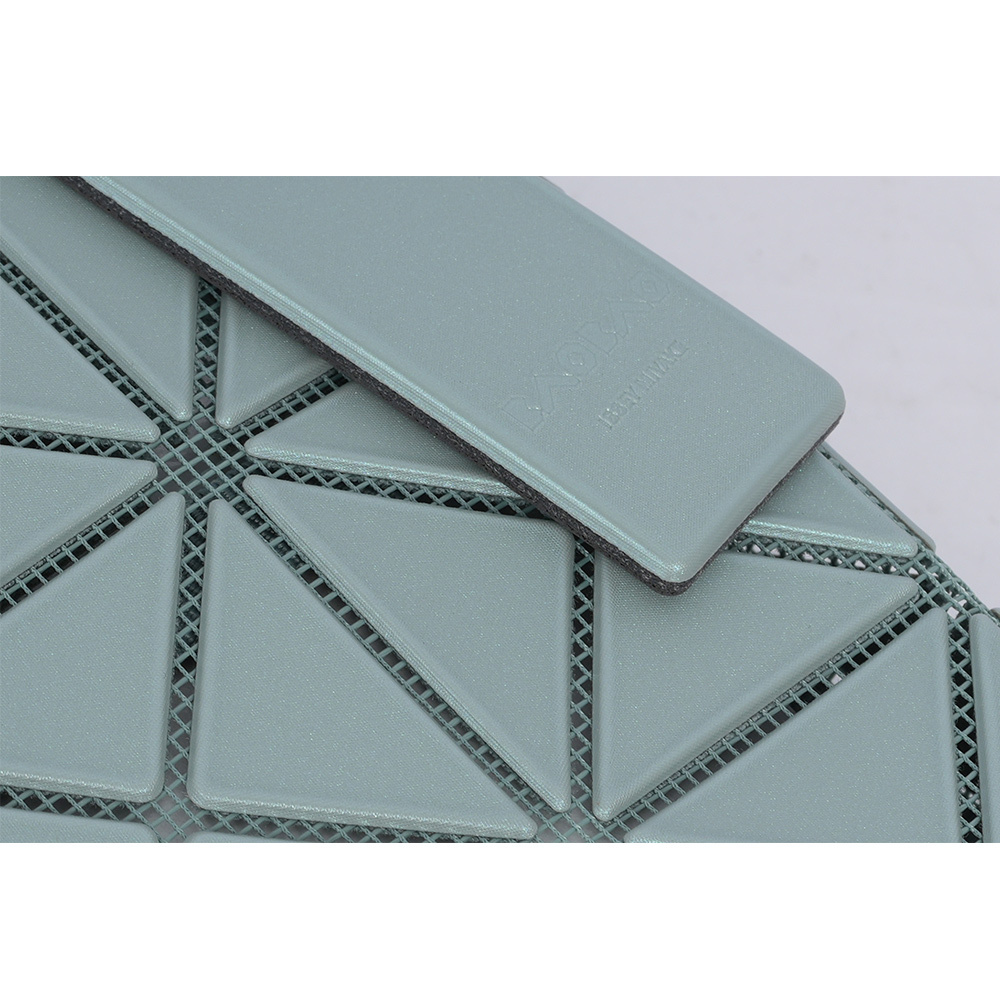 【ISSEY MIYAKE三宅一生】BAO BAO Prism Plus 5X4 霧面迷你手提包(灰綠色) AG511 60