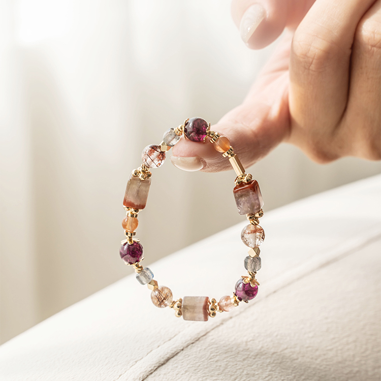 標籤：聚寶盆紫紅極光｜膠花髮晶共生｜紫牙烏｜紅兔毛｜拉長石