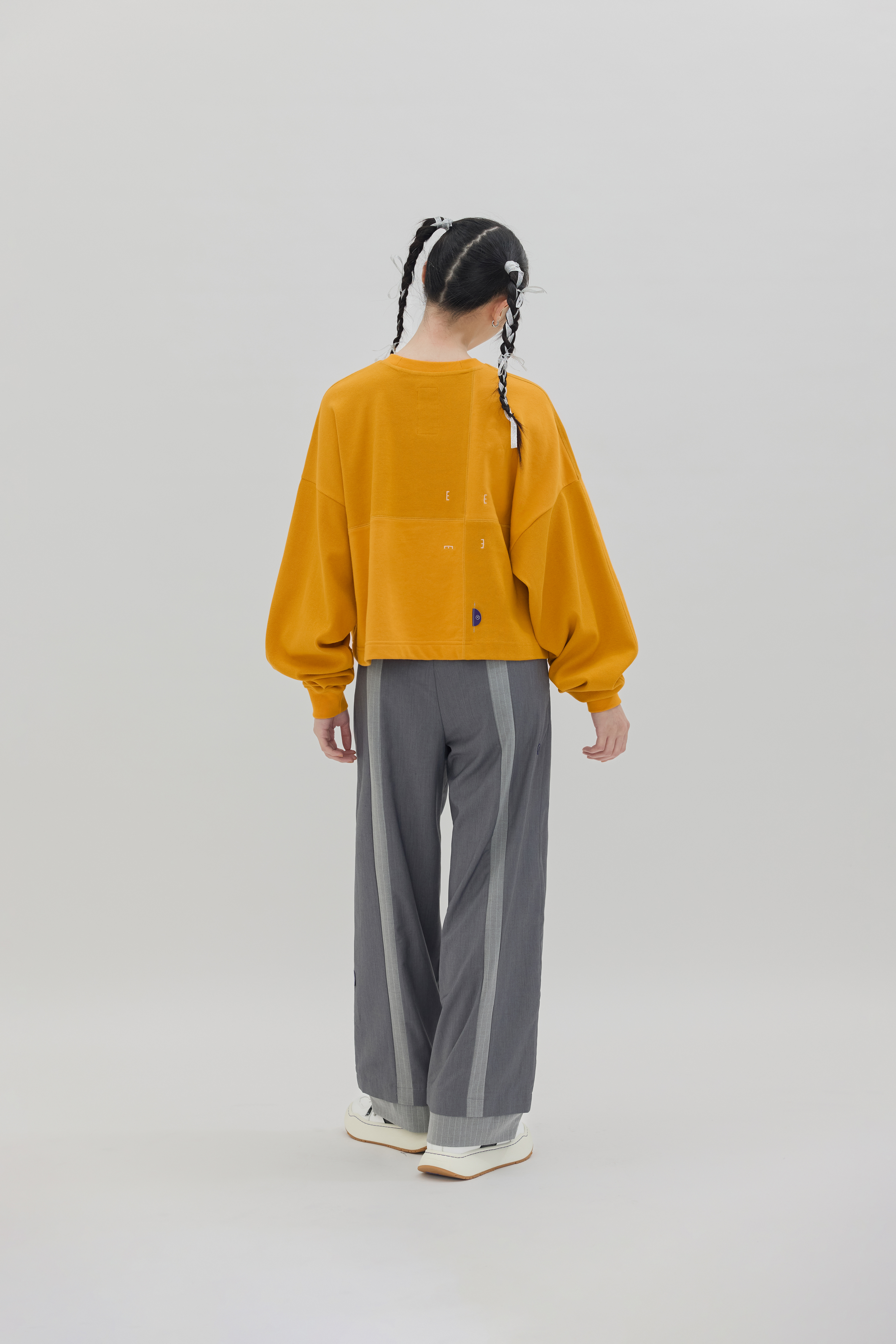 Square Patch Crewneck Sweatshirt｜Salted Egg