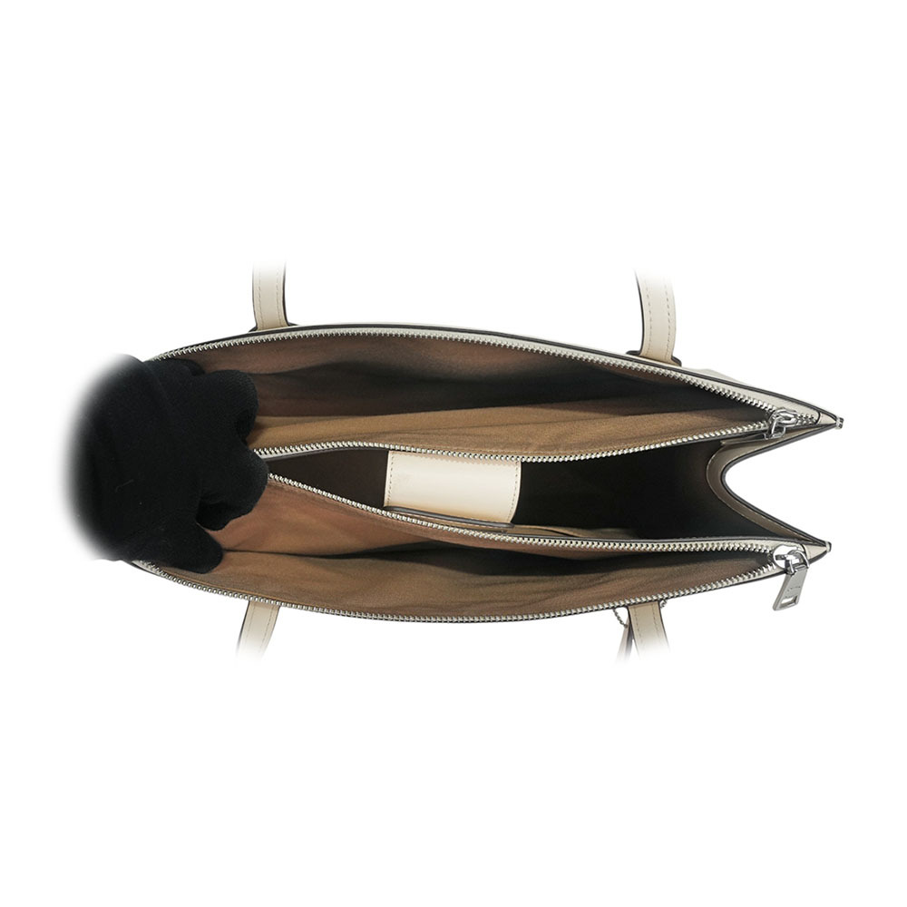 【COACH】Nina 銀釦縫線標誌小牛皮托特包(白色) CR096 SVHA