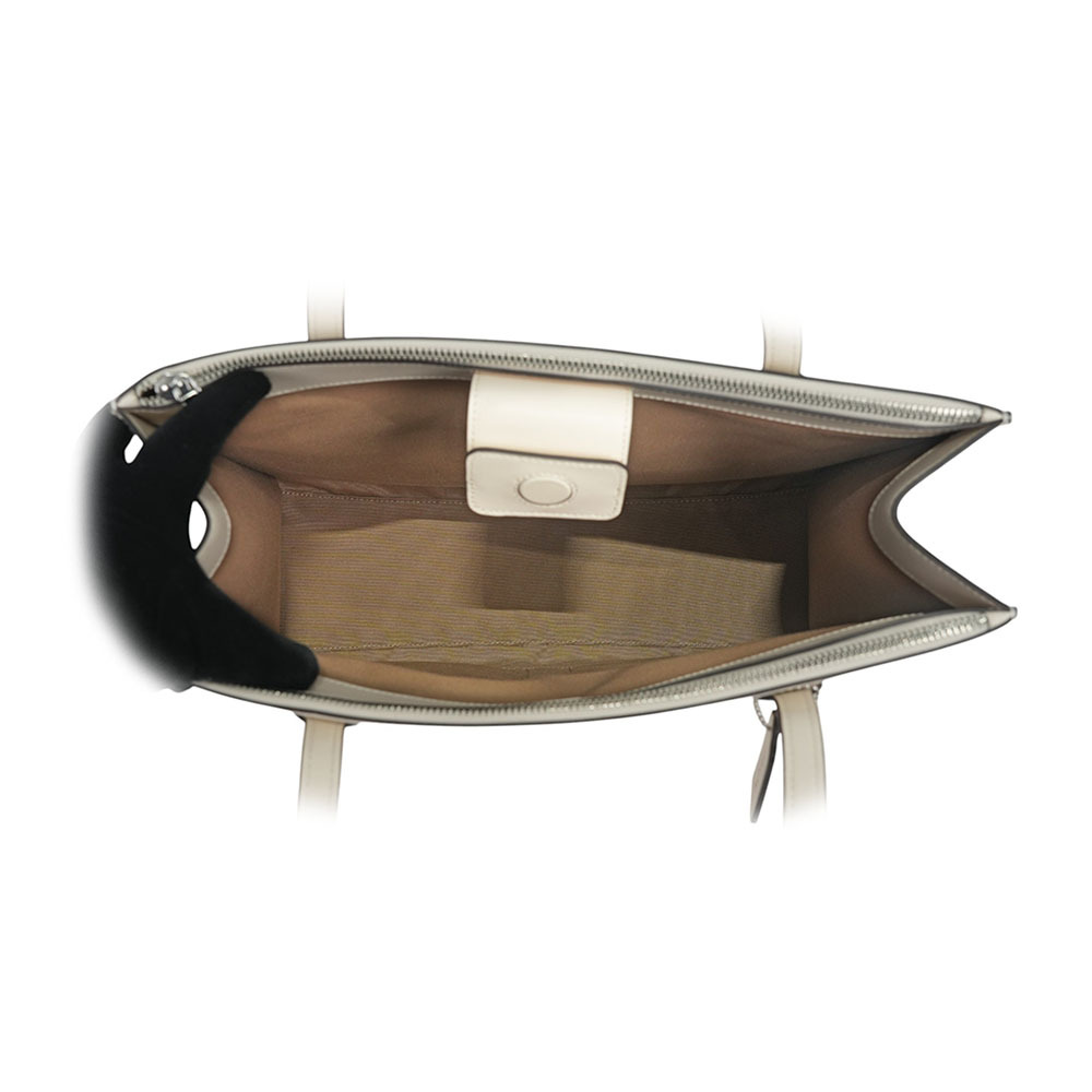 【COACH】Nina 銀釦縫線標誌小牛皮托特包(白色) CR096 SVHA