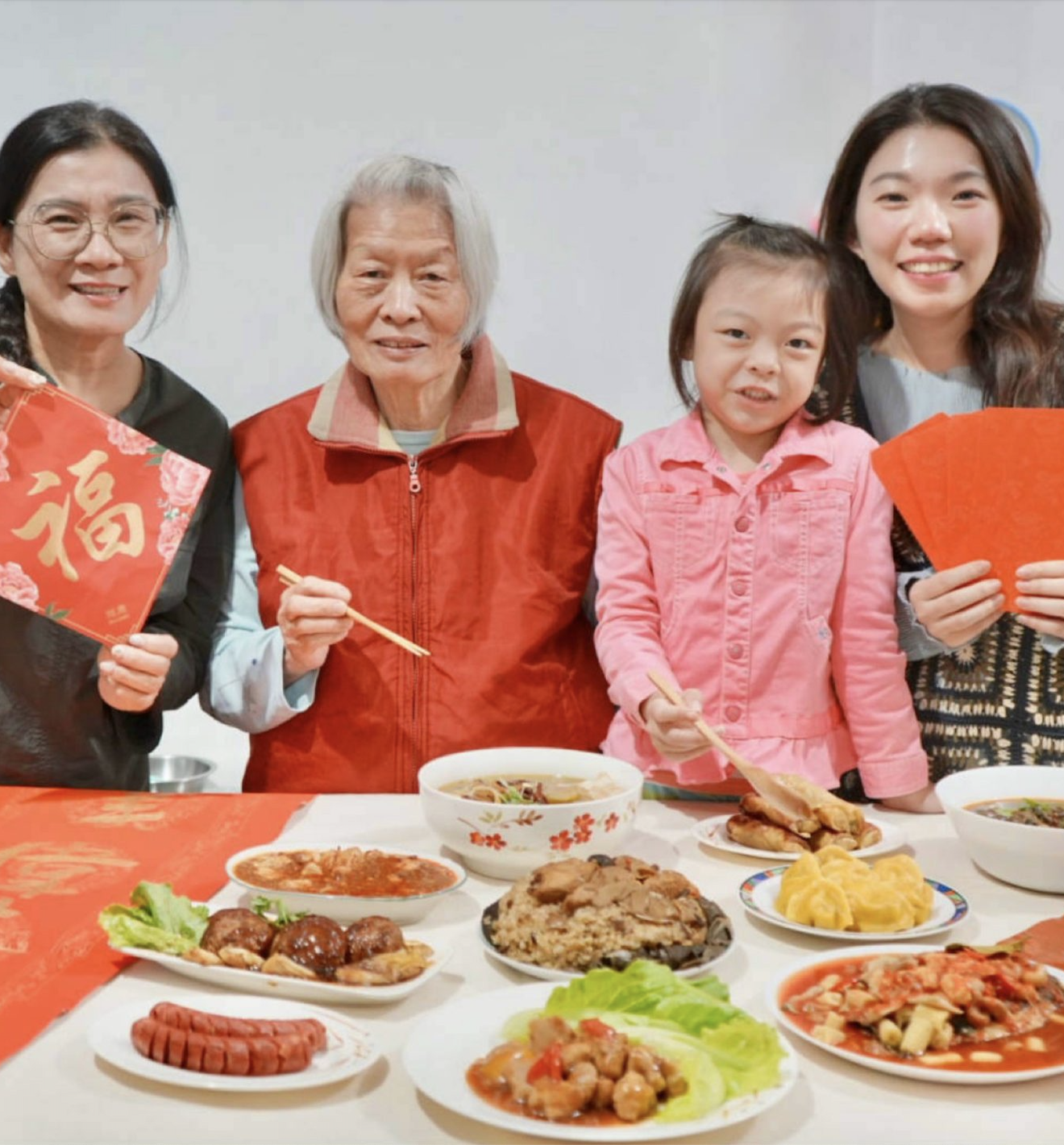 [開箱] 2025宅配素食年菜推薦！蔬味平生Ｘ林聖智主廚聯名年菜｜我們家最愛的素食料理包品牌｜不用60分鐘出大菜｜10道年菜一次看