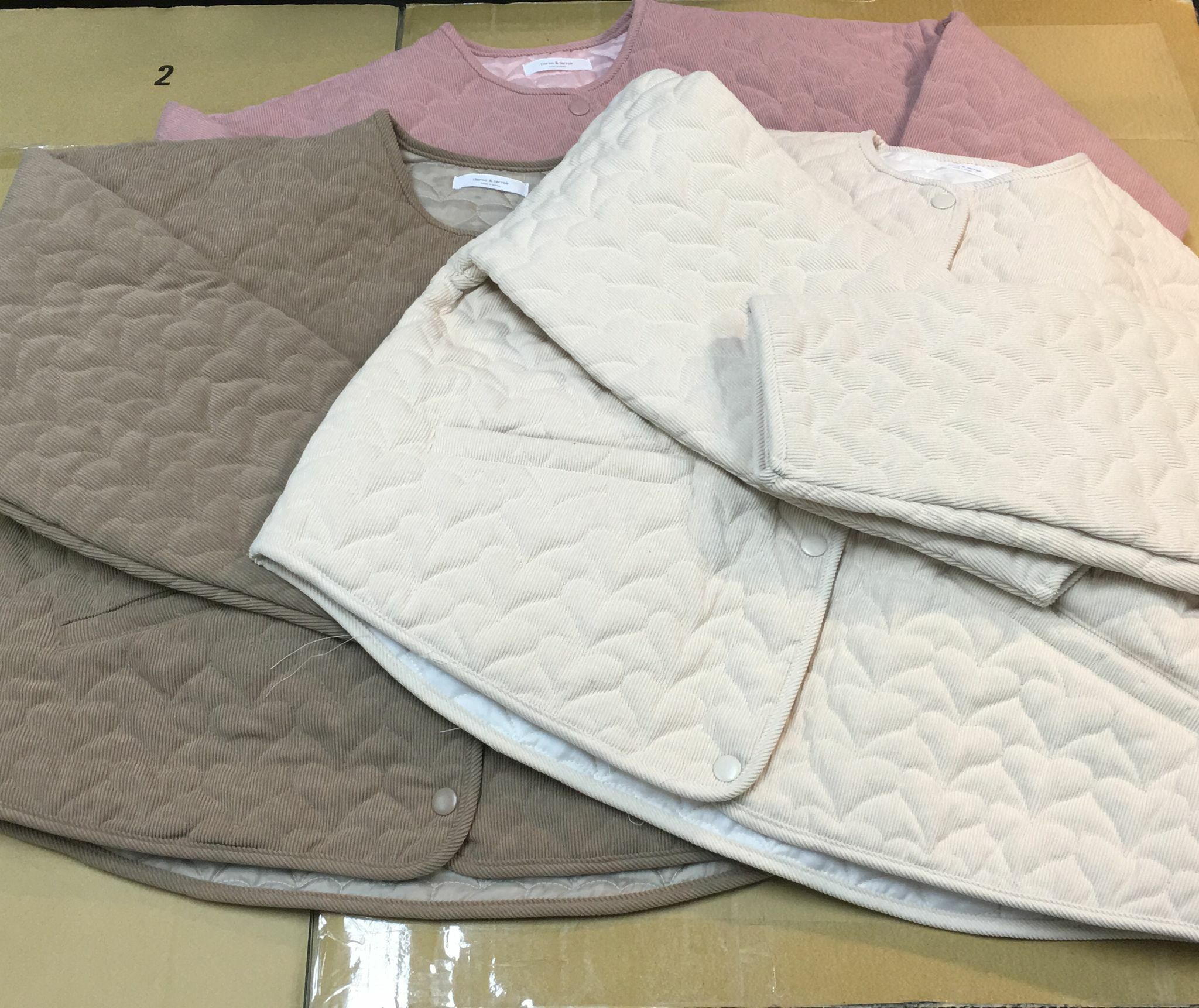 現貨 心心紋夾綿外套（此為清貨價貨品不設退換）(AT11 496)