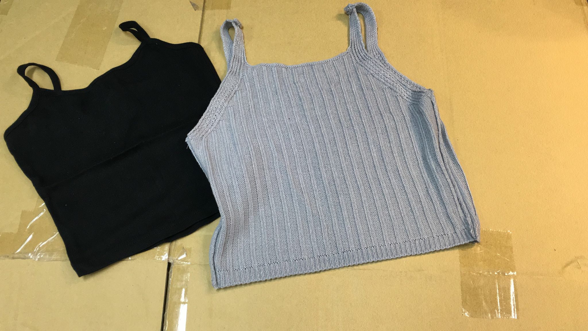 現貨 韓國針織背心連淨色背心2件（此為清貨價貨品不設退換） (AT11 504)