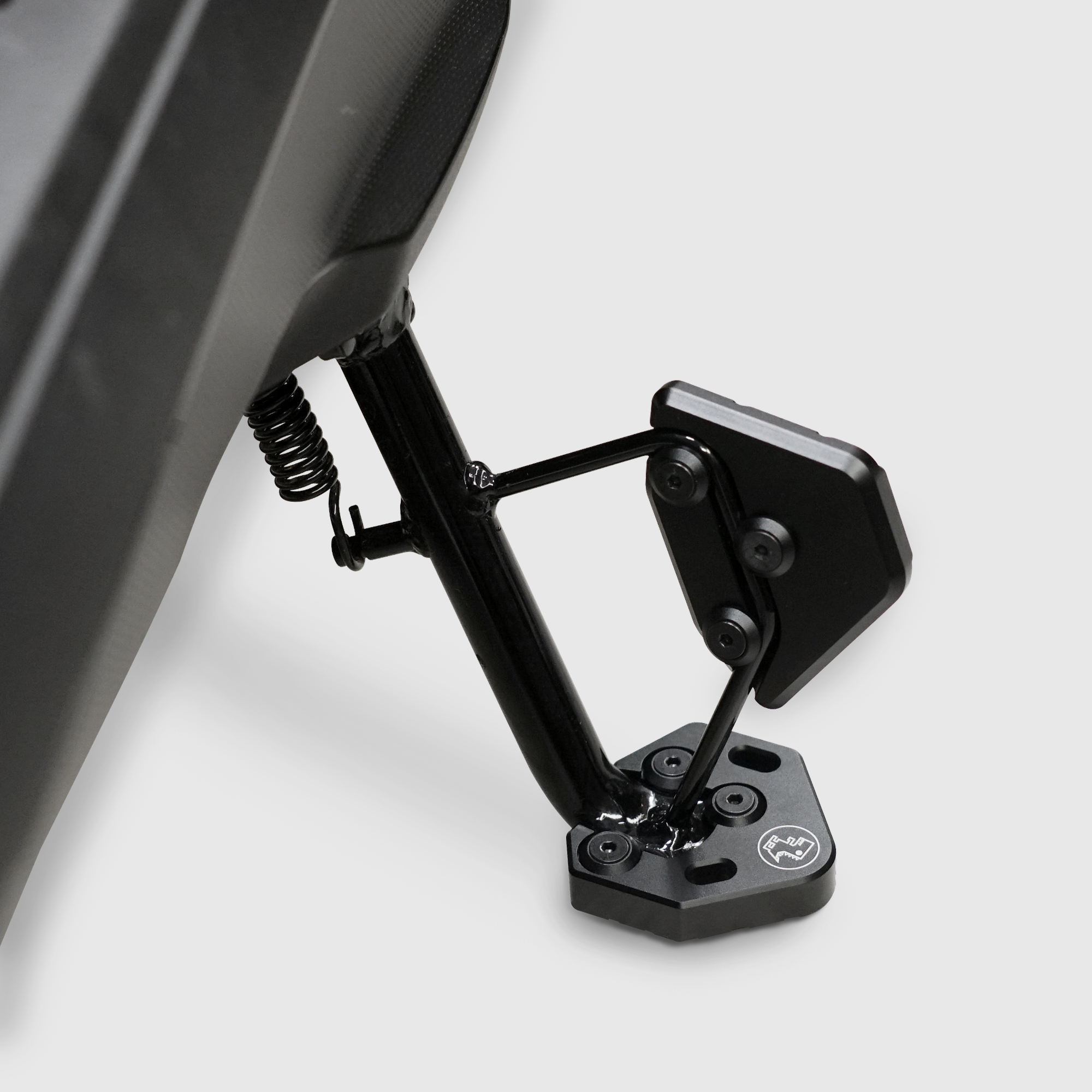 KYMCO DOLLAR 大樂 125/150｜鋁合金側柱加大底座/踢片