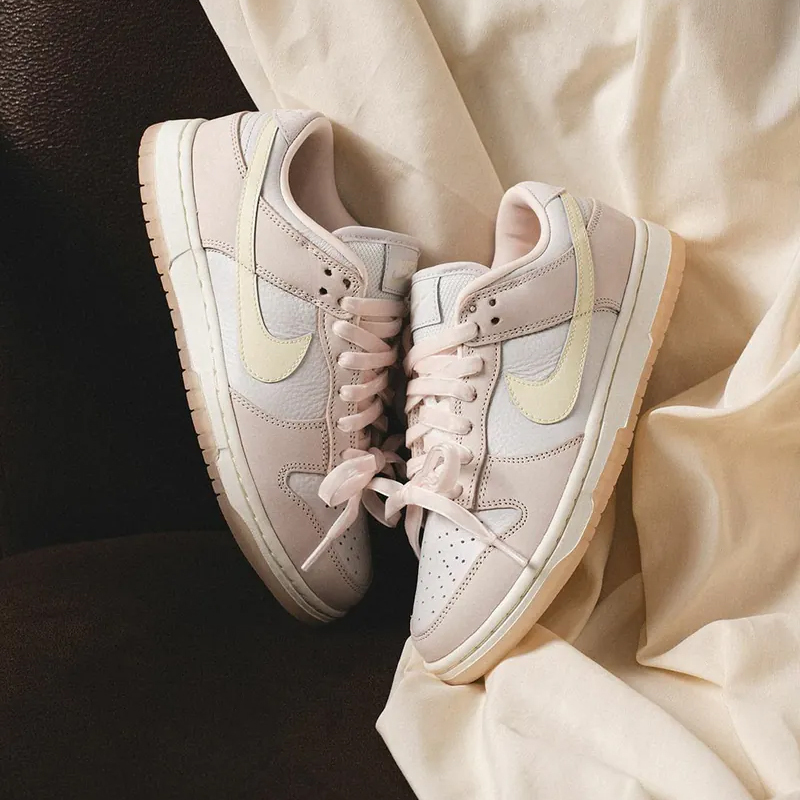Nike Dunk Low PREMIUM 粉奶杏 蝴蝶結 柔粉 淡粉紅色 牛奶糖底 女鞋 FB7910-601