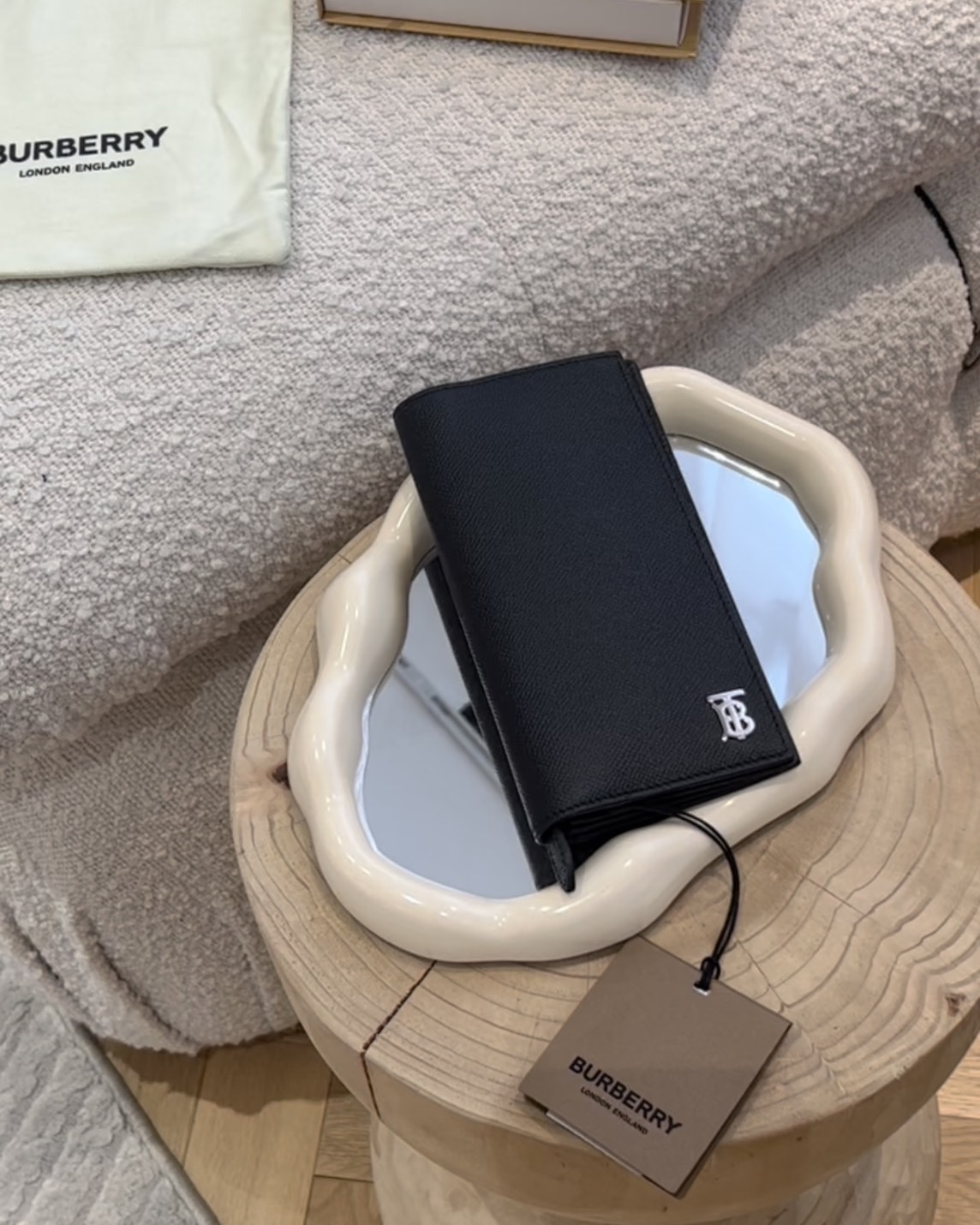 BURBERRY｜TB 粒面小牛皮長夾 黑色