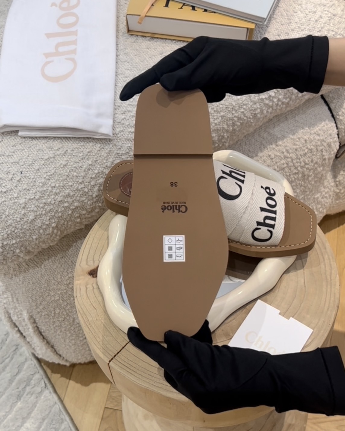 CHLOE｜WOODY LOGO印花繃帶拖鞋 白色