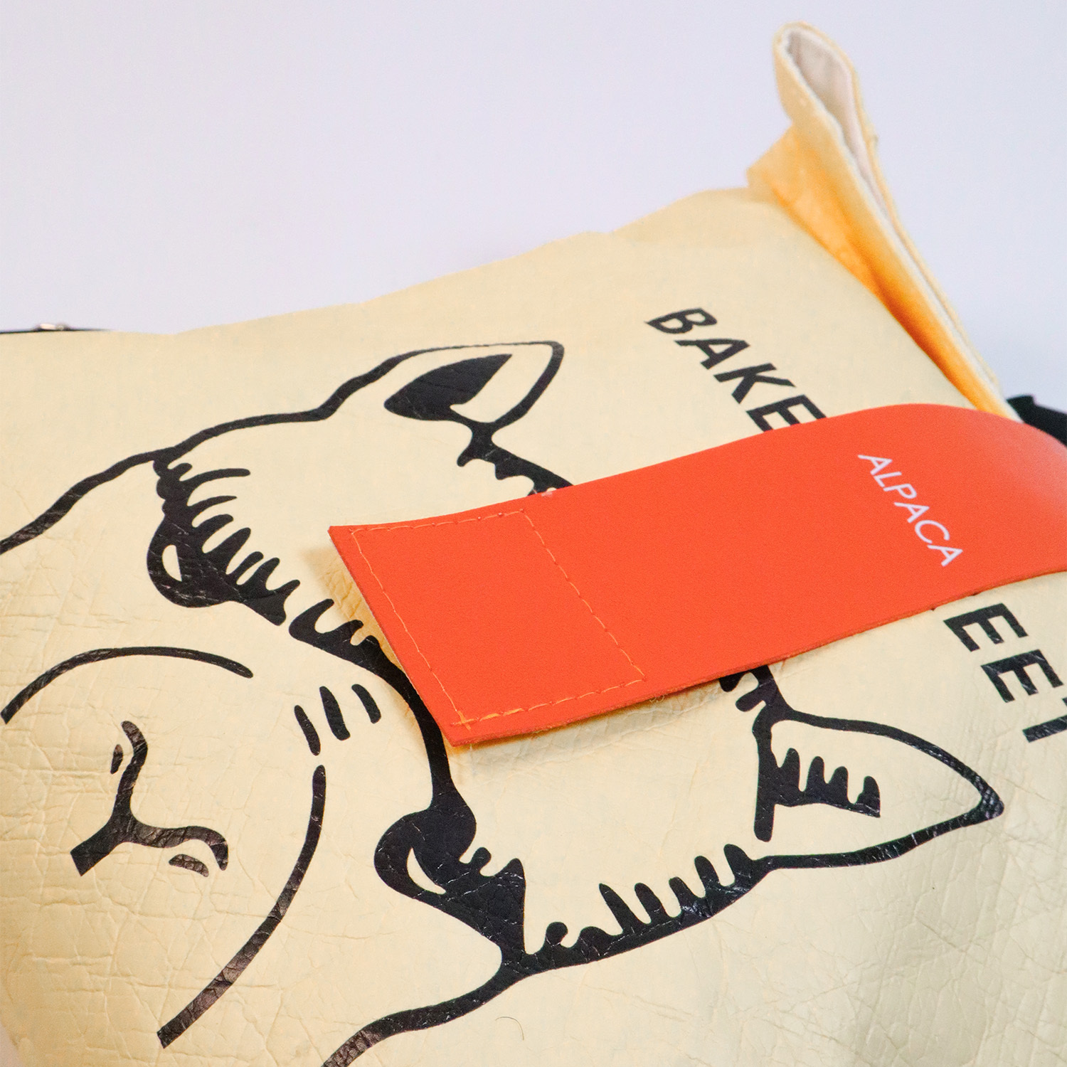 羊駝頭手提後背包