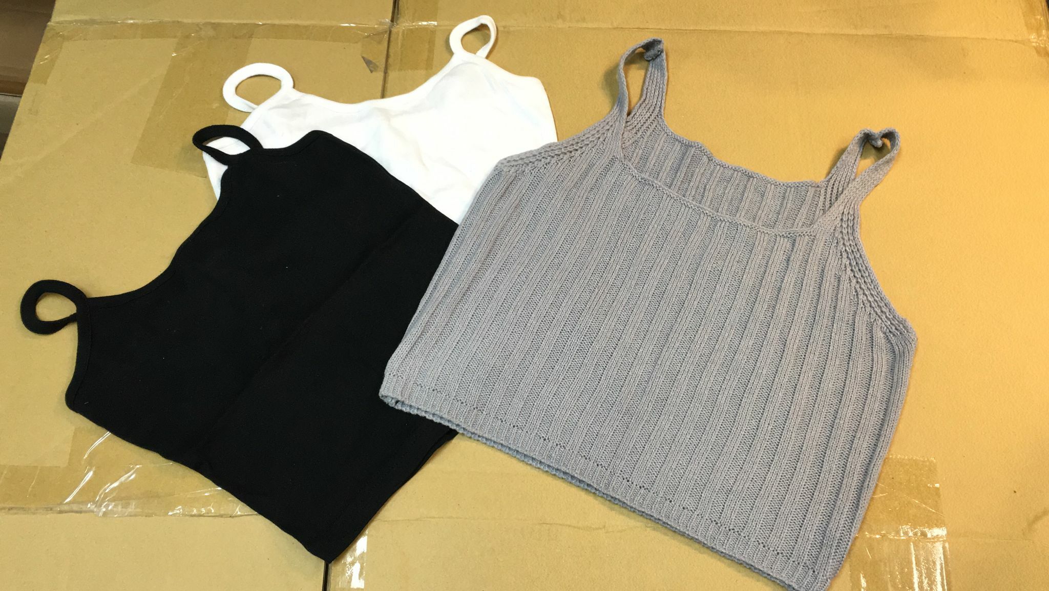 現貨 韓國針織背心連淨色背心2件（此為清貨價貨品不設退換） (AT11 504)