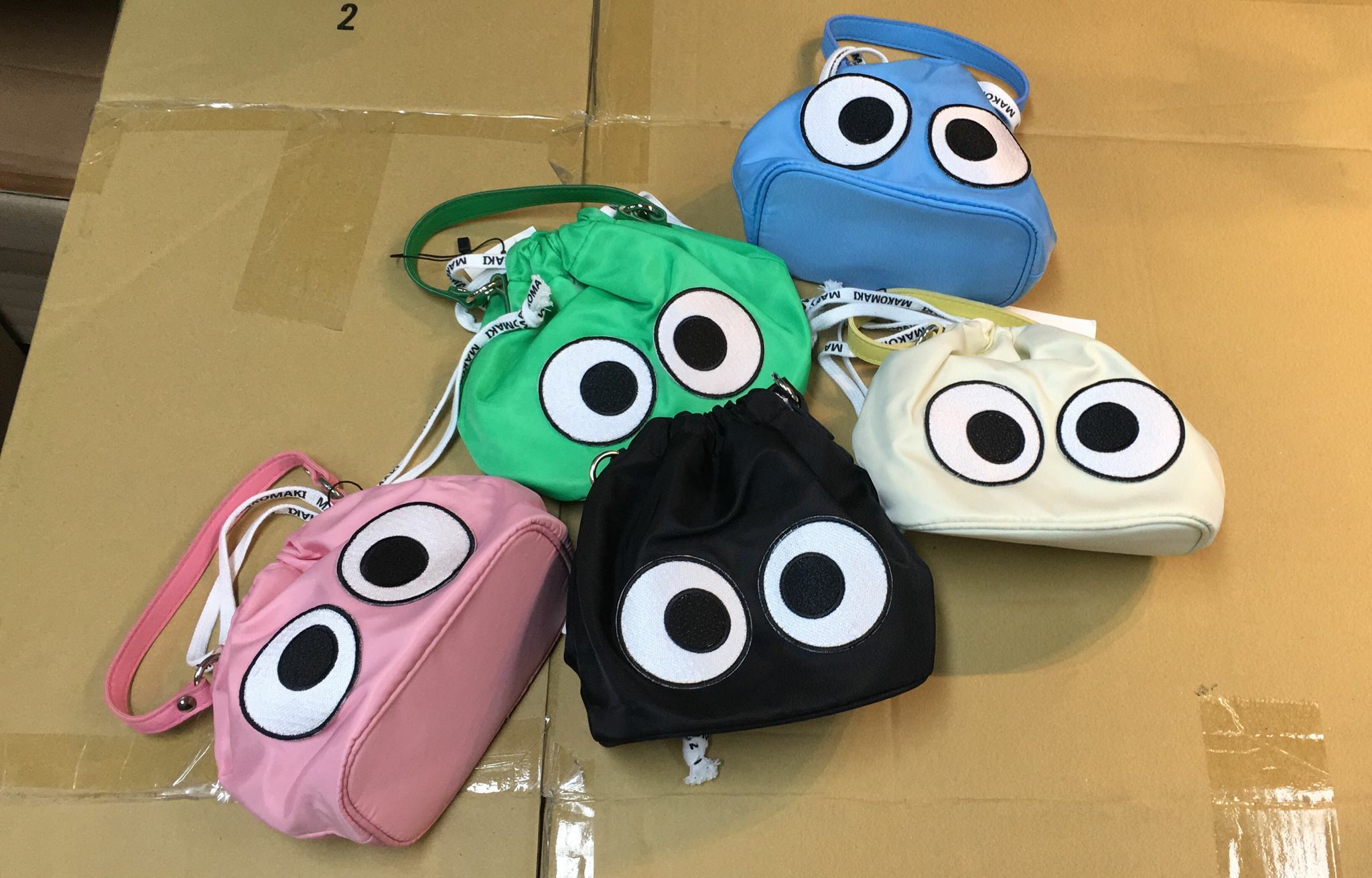 現貨韓國大眼2 WAY BAG(有長帶可斜孭/側孭)（此為清貨價貨品不設退換） AT11 512