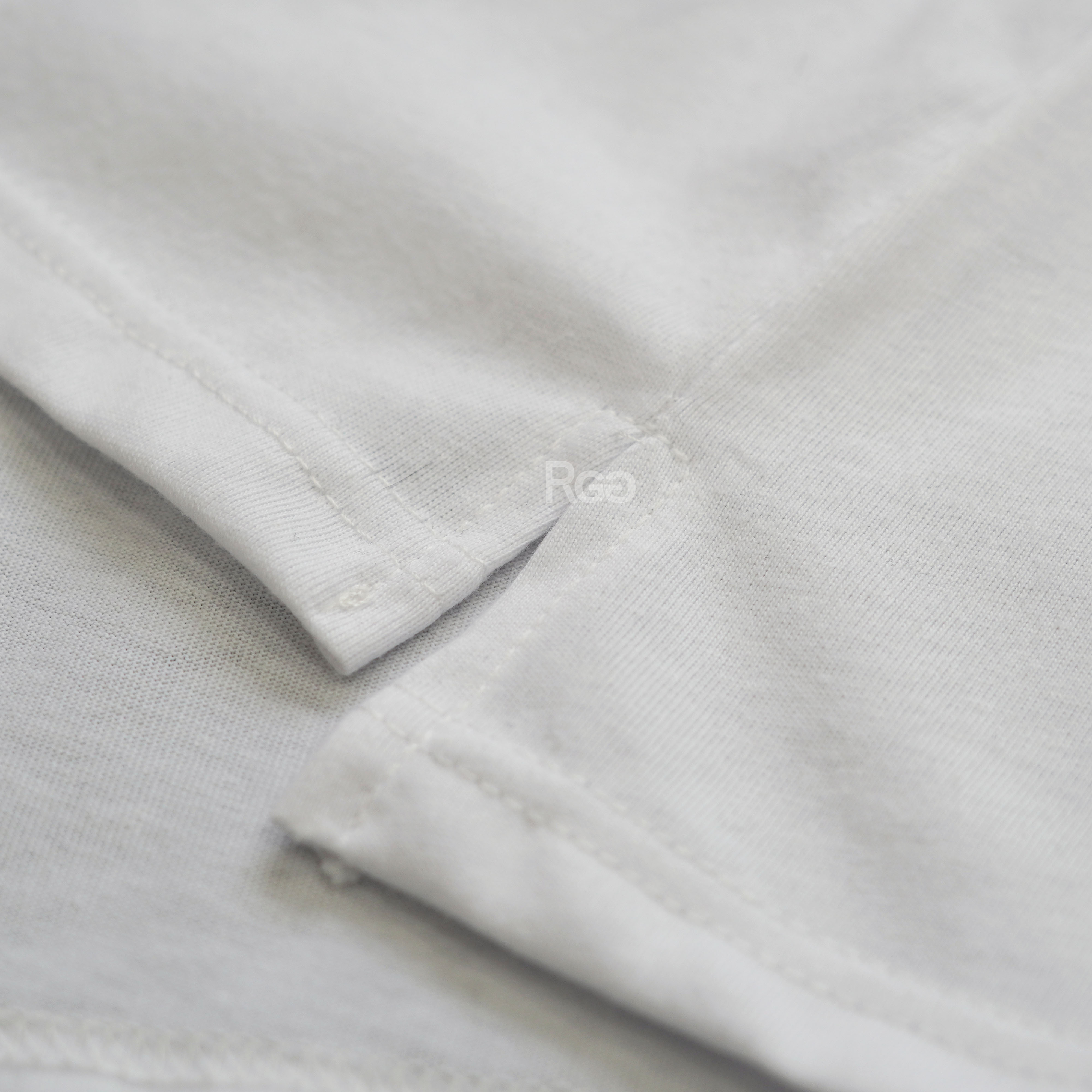 #24203 寬短版下擺開衩長T細節照