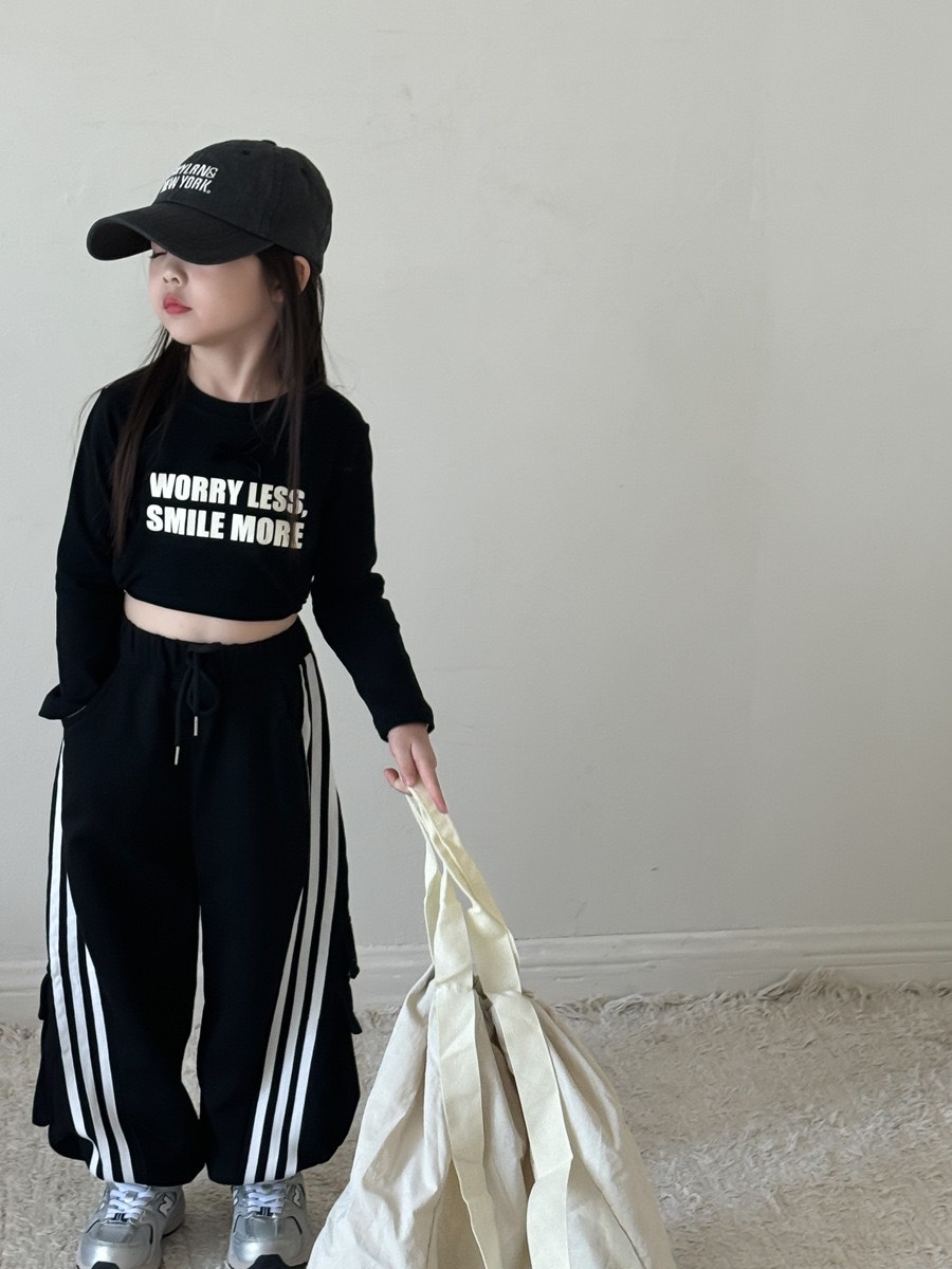 小辣妹運動風合身後綁帶上衣