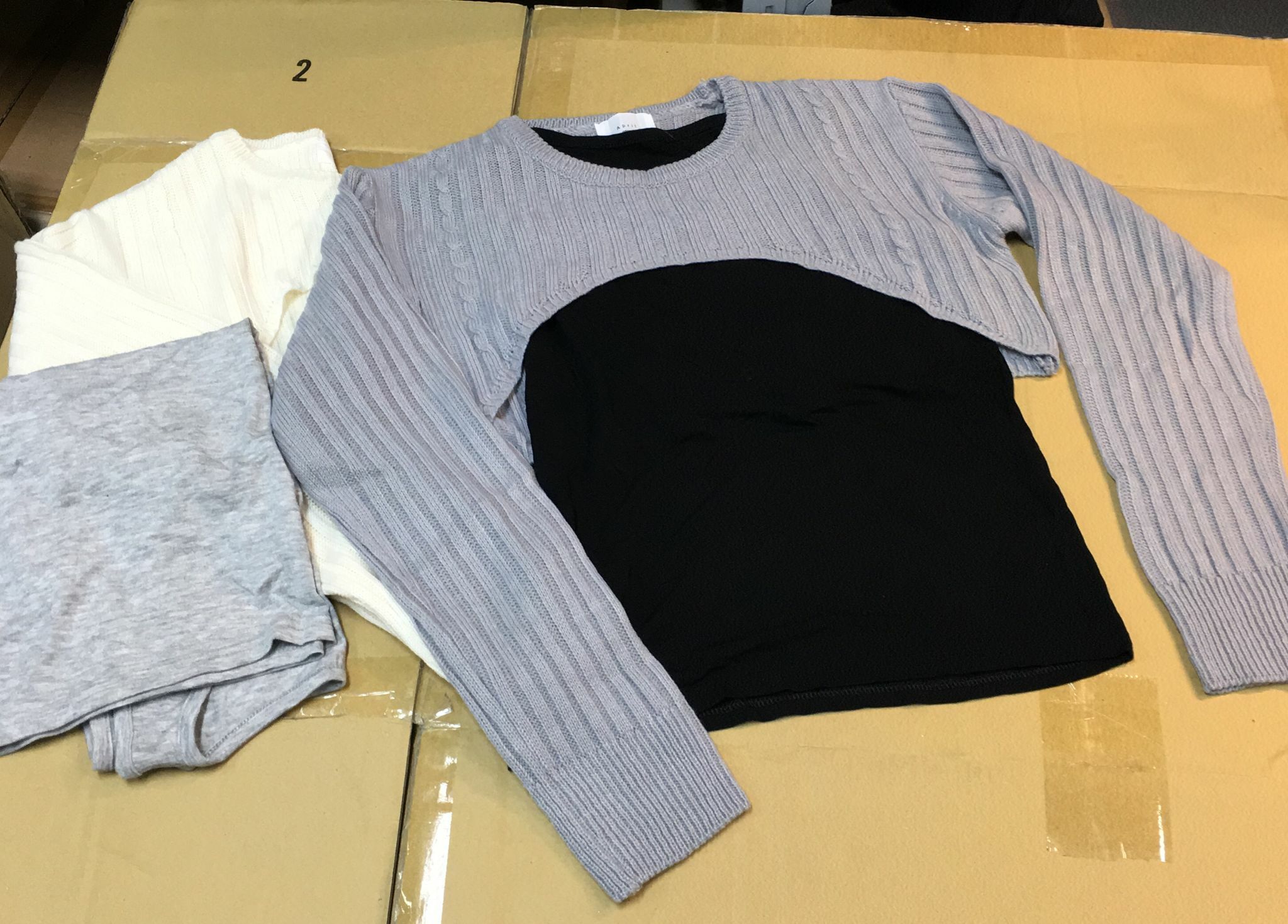 現貨 韓國短身針織衫（此為清貨價貨品不設退換）( AT11 522)