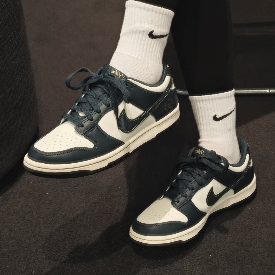 Nike Dunk Low (GS) 墨綠燙金 FB9109-301