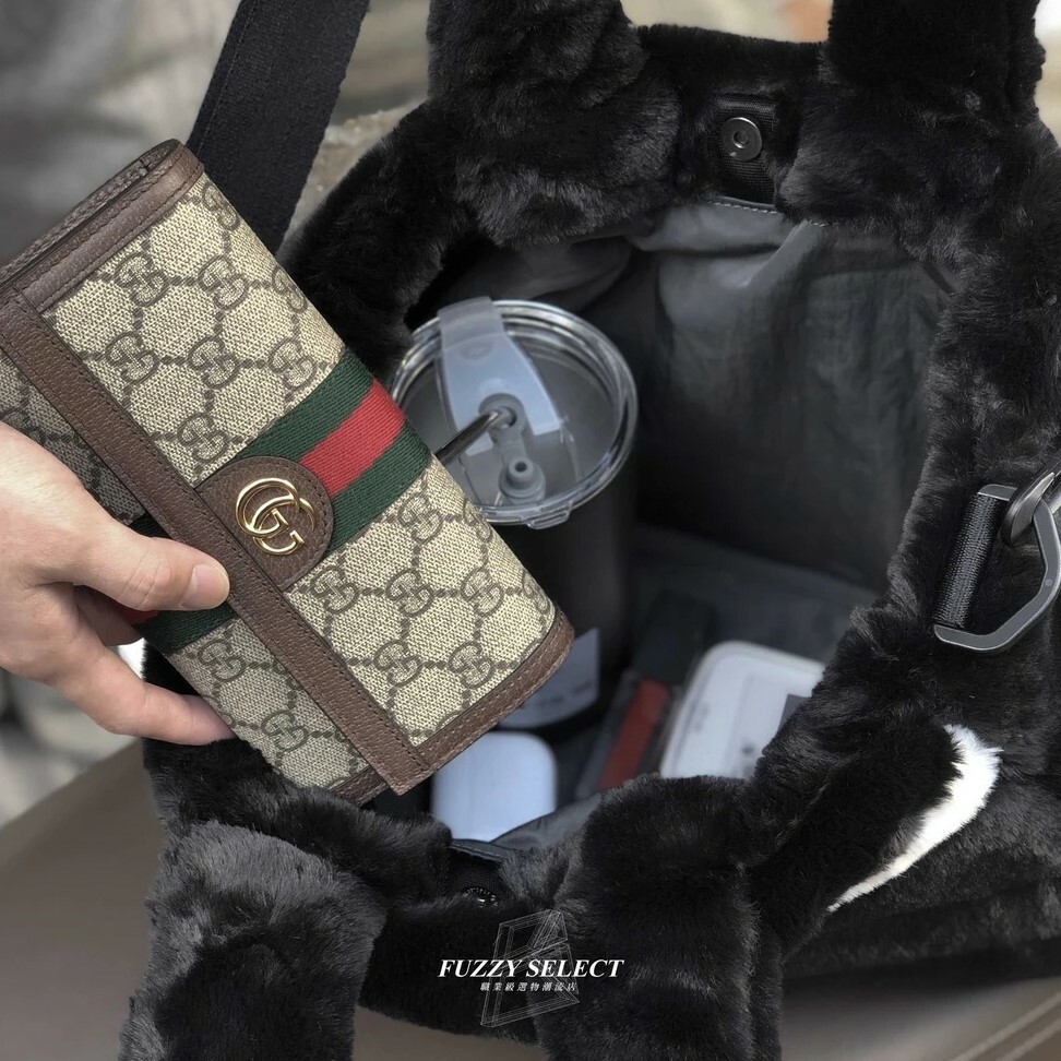 【逢甲 FUZZY】Nike Fur Tote Bag 毛毛 毛茸茸 大勾 托特包 手提包 側背包 DQ5804-010