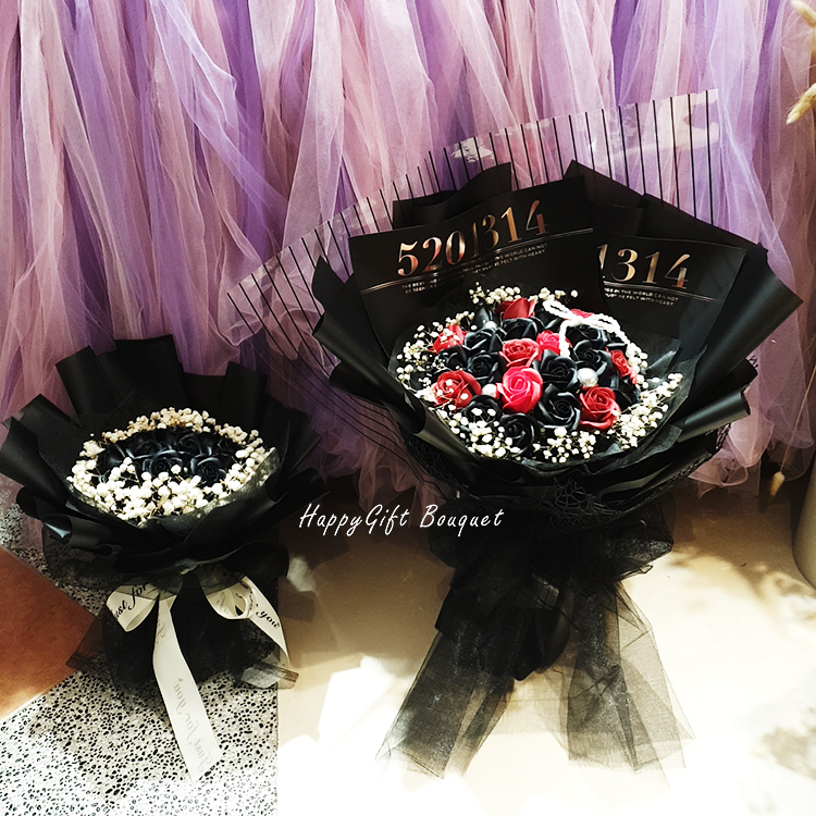 21朵黑色紅色玫瑰香皂花滿天星花束,21 Black Rose Soap Flowers Gypsophila Bouquet