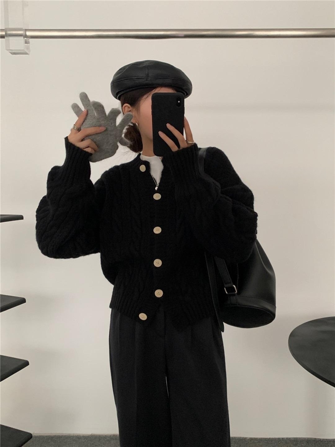 ᴷᴼᴿᴱᴬ 正韓🇰🇷 柔軟暖心經典編織麻花針織外套(七色）