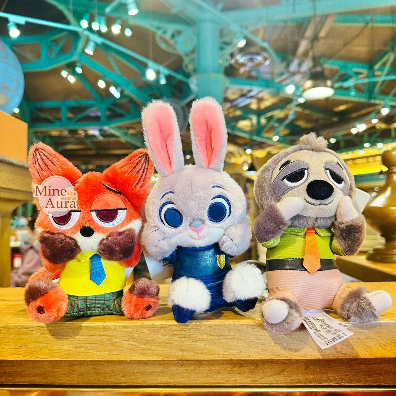 迷你寶寶系列 洪金豹 Benjamin Clawhauser 磁鐵 坐肩 絨毛 娃娃 公仔 動物方城市 Zootopia -上海迪士尼樂園