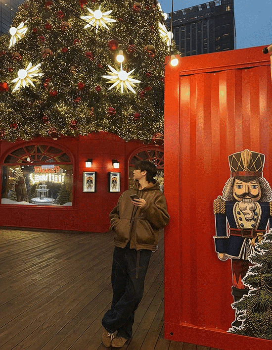 波紋縫紉設計寬版牛仔褲