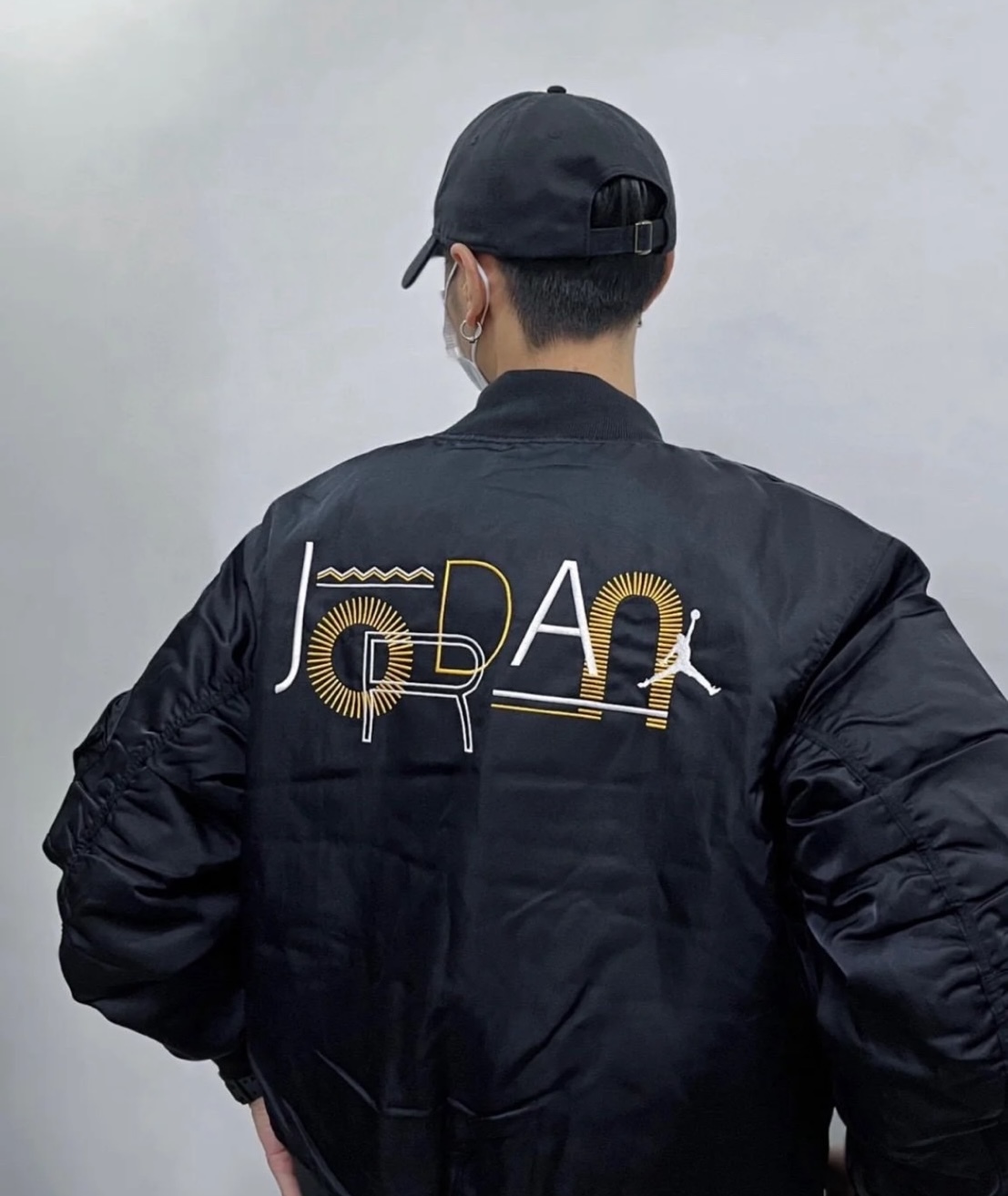 NIKE AIR JORDAN 黑金飛行外套 DN3406-010