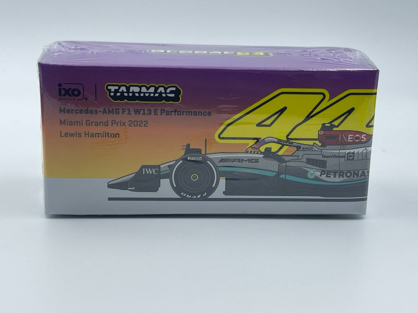 TARMAC MERCEDES AMG F1 W13 E PERFORMANCE MIAMI GRAND PRIX 2022 LEWIS HAMILTON