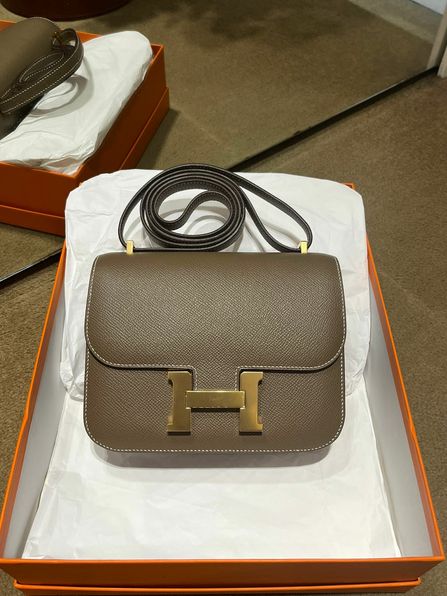 Constance mini 18 etoupe cc epsom Y 99%new
