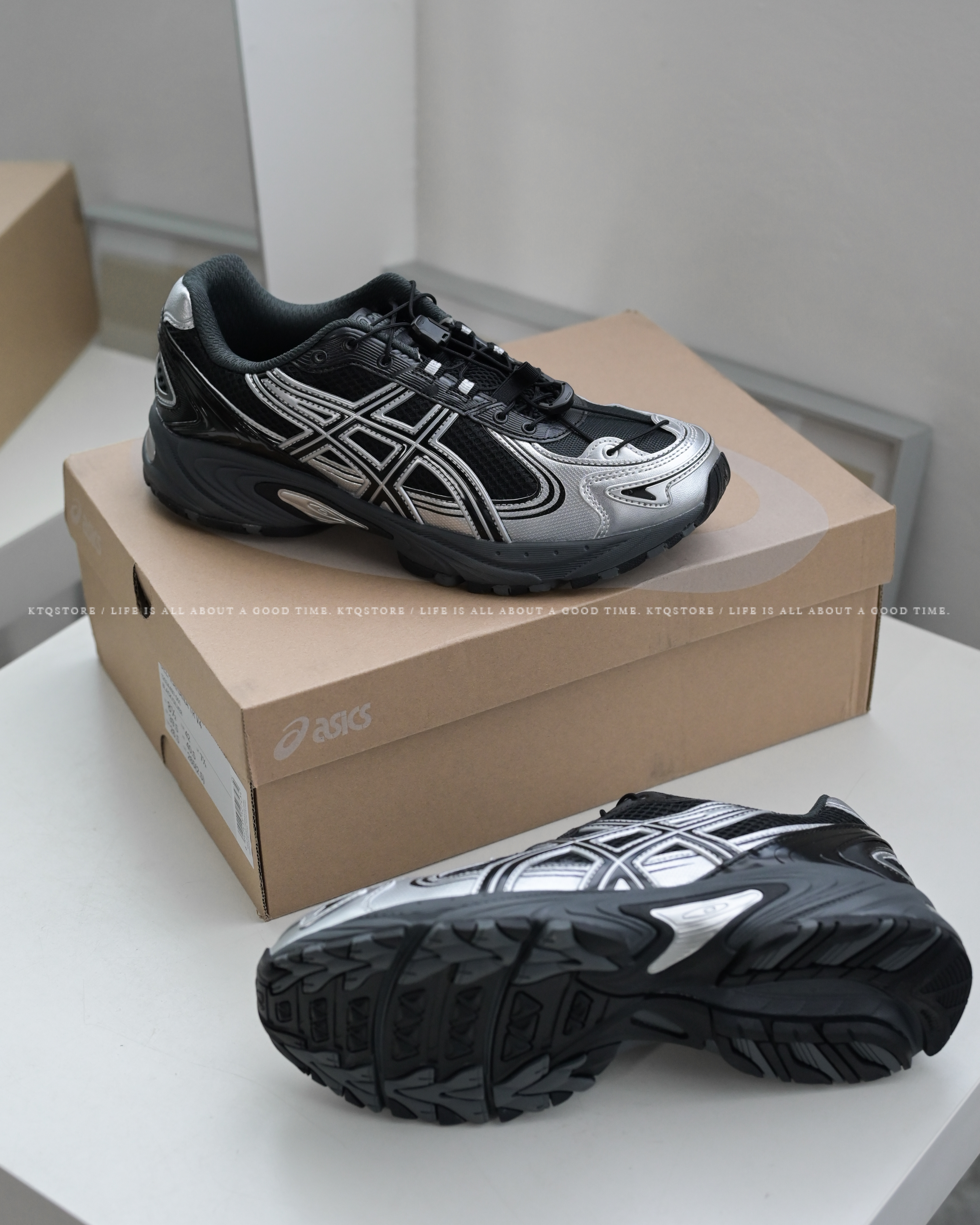 KTQ STORE ‧ ASICS Gel-Kahana TR V4 復古黑銀抽繩鞋帶低筒戶外機能風慢跑鞋 1203A497-001