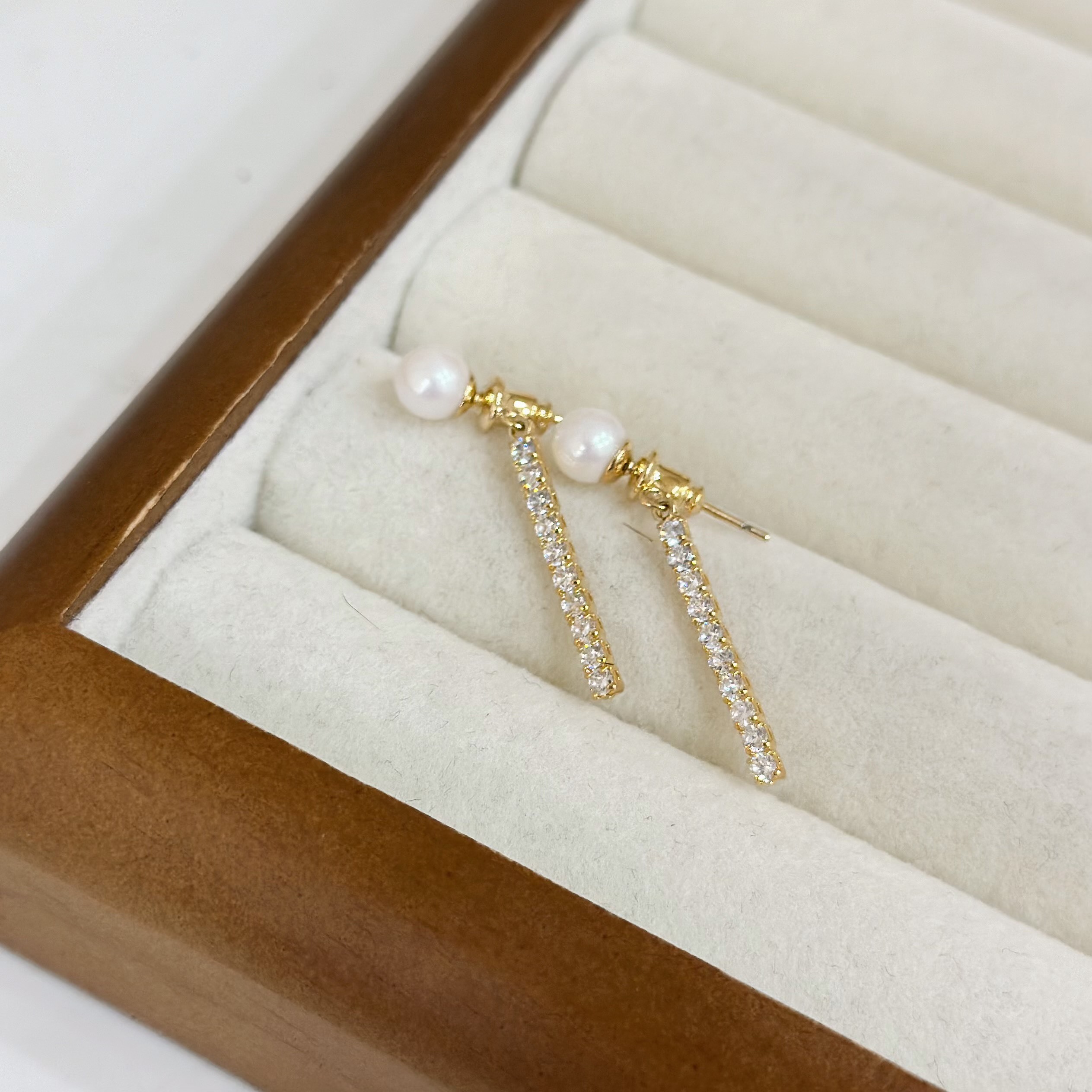 R10豎排鑽珍珠前後扣垂吊