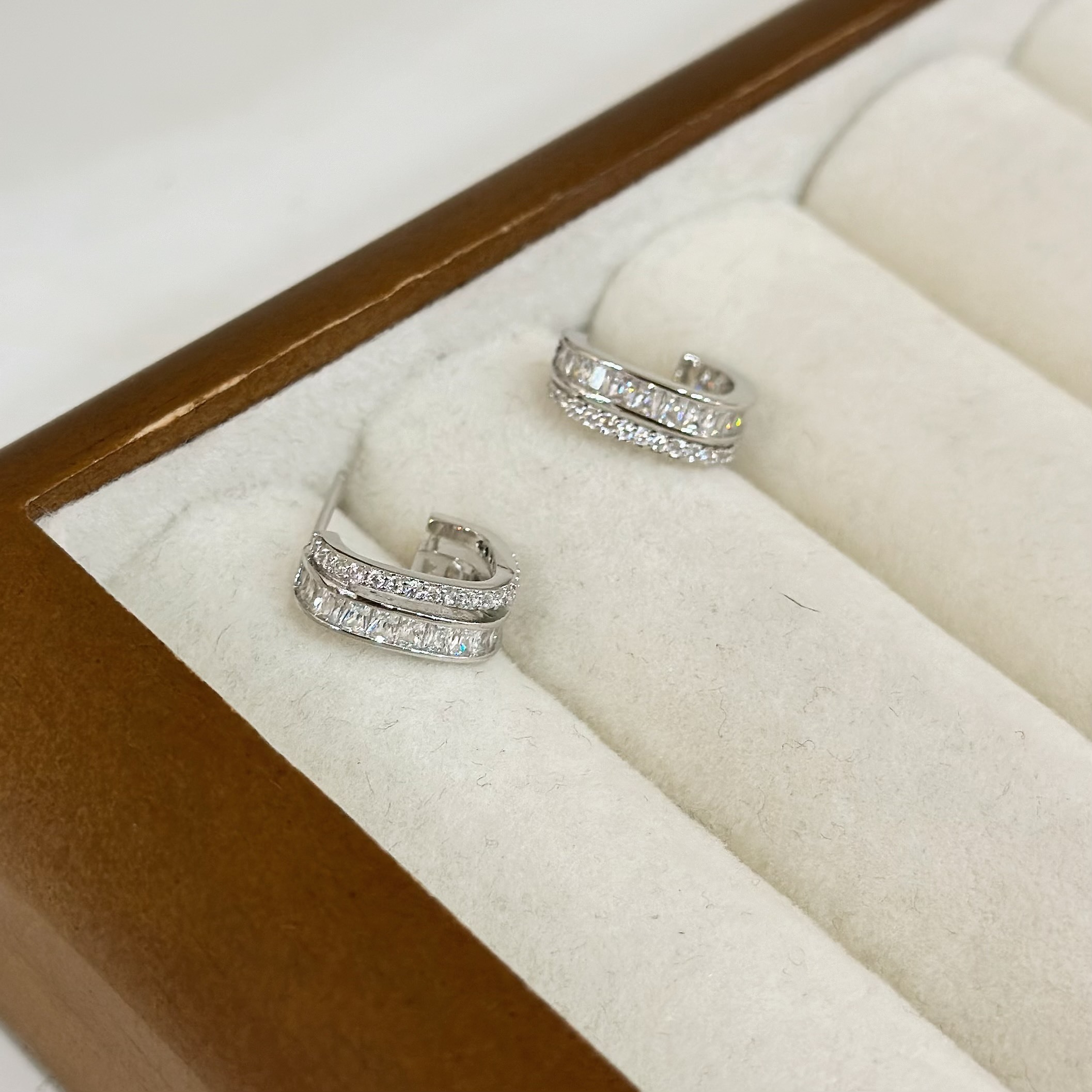 R16雙層排鑽鋯石方C字圈