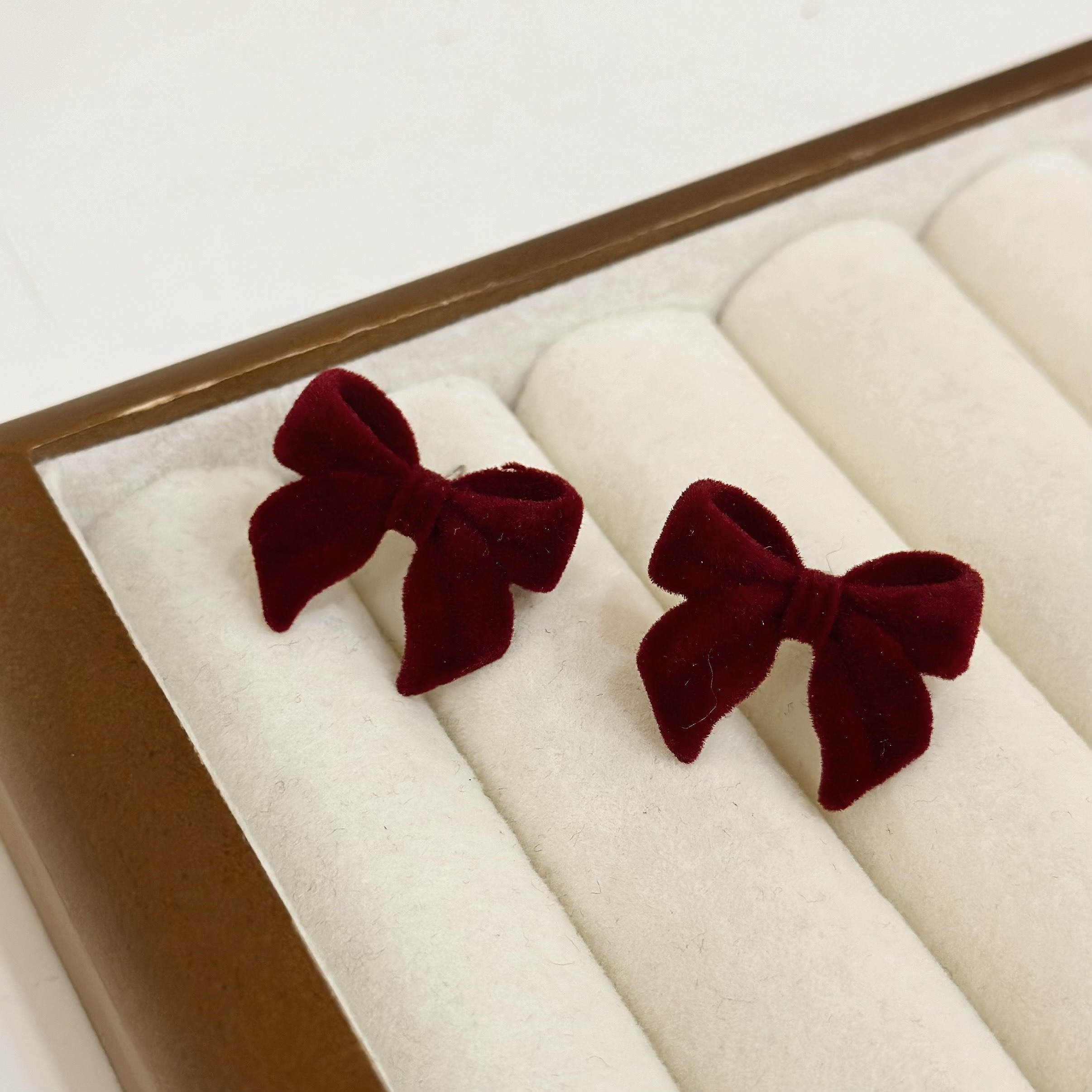 R19絨布蝴蝶結耳針