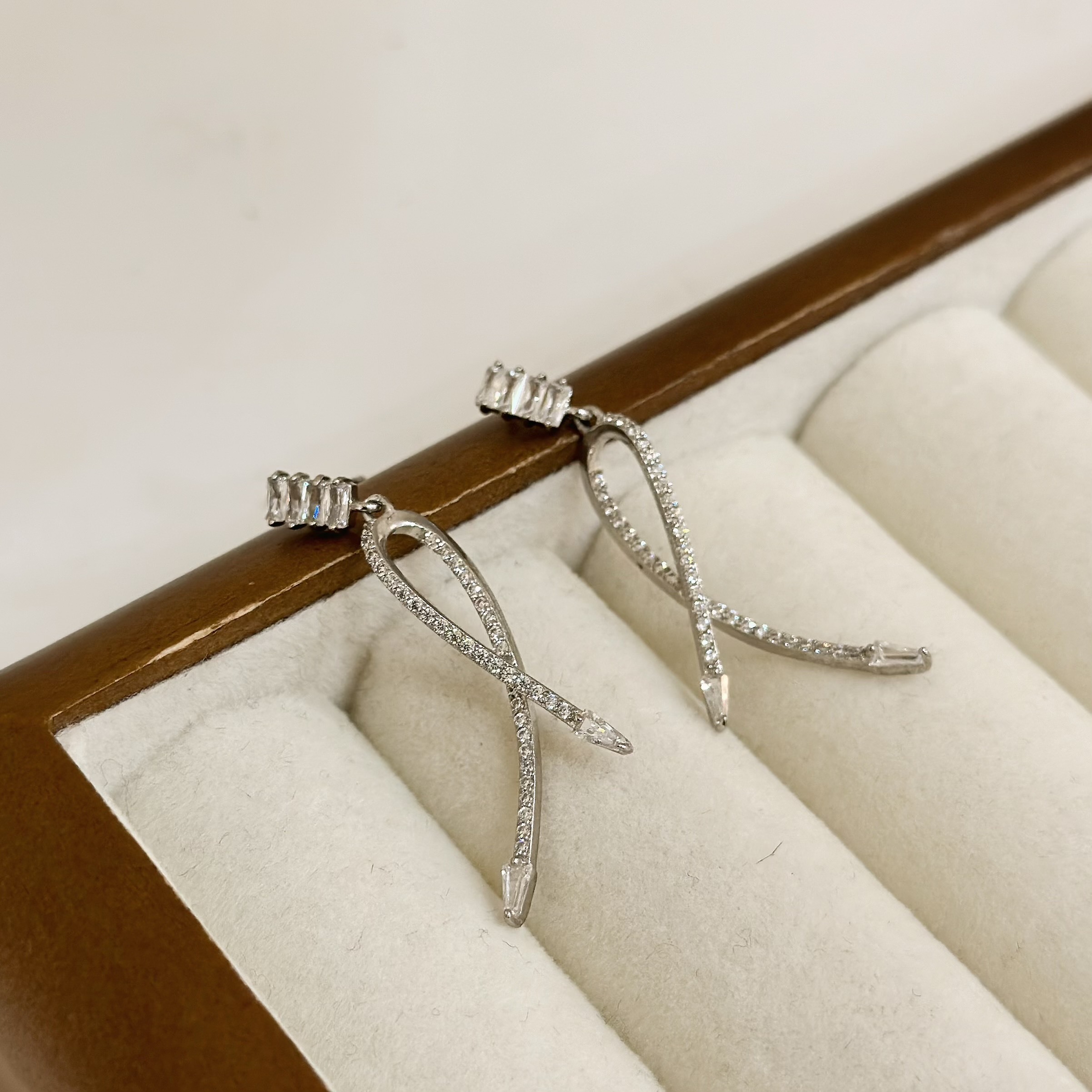 R21鋯石排鑽交叉魚尾垂吊