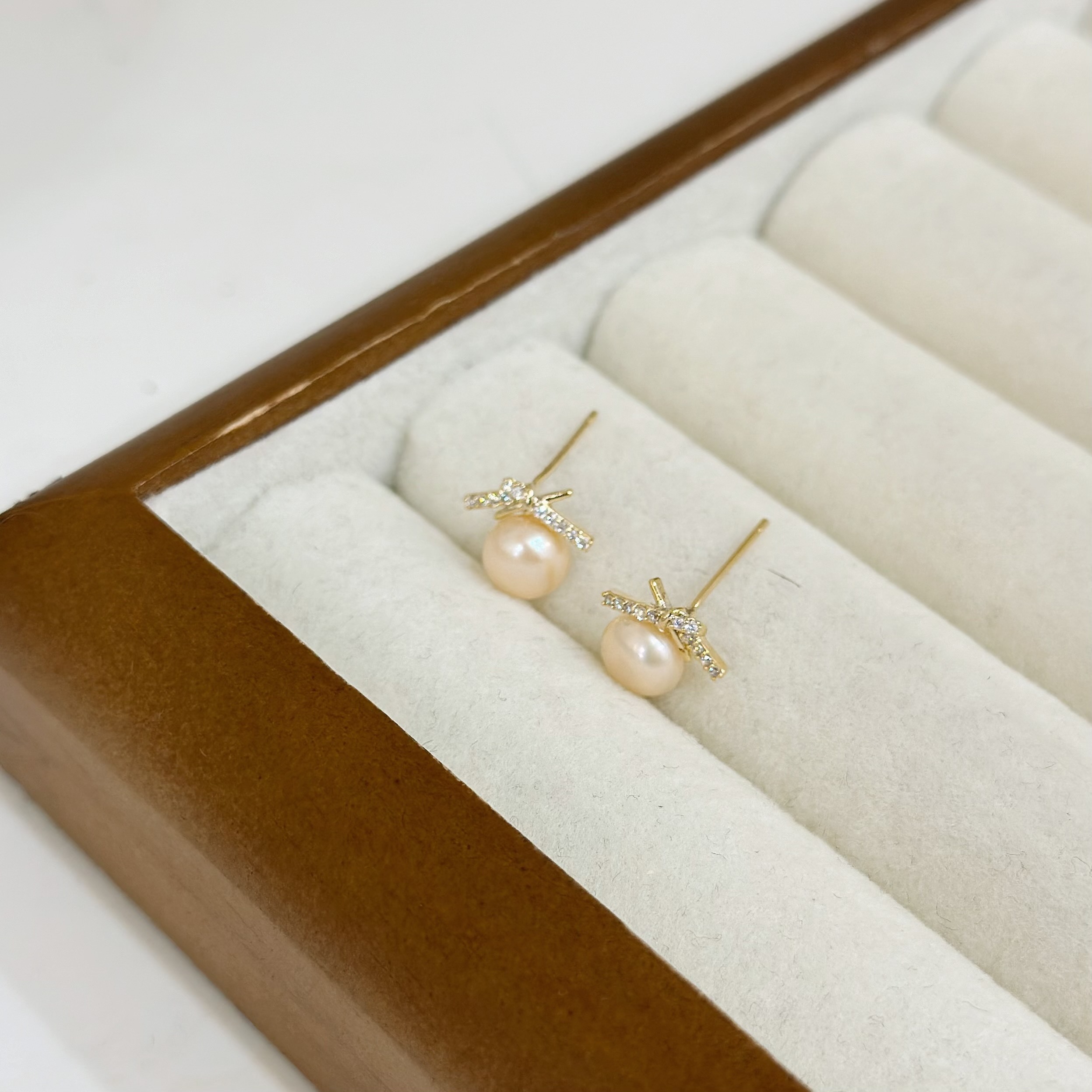 R34排鑽扭結珍珠小耳針