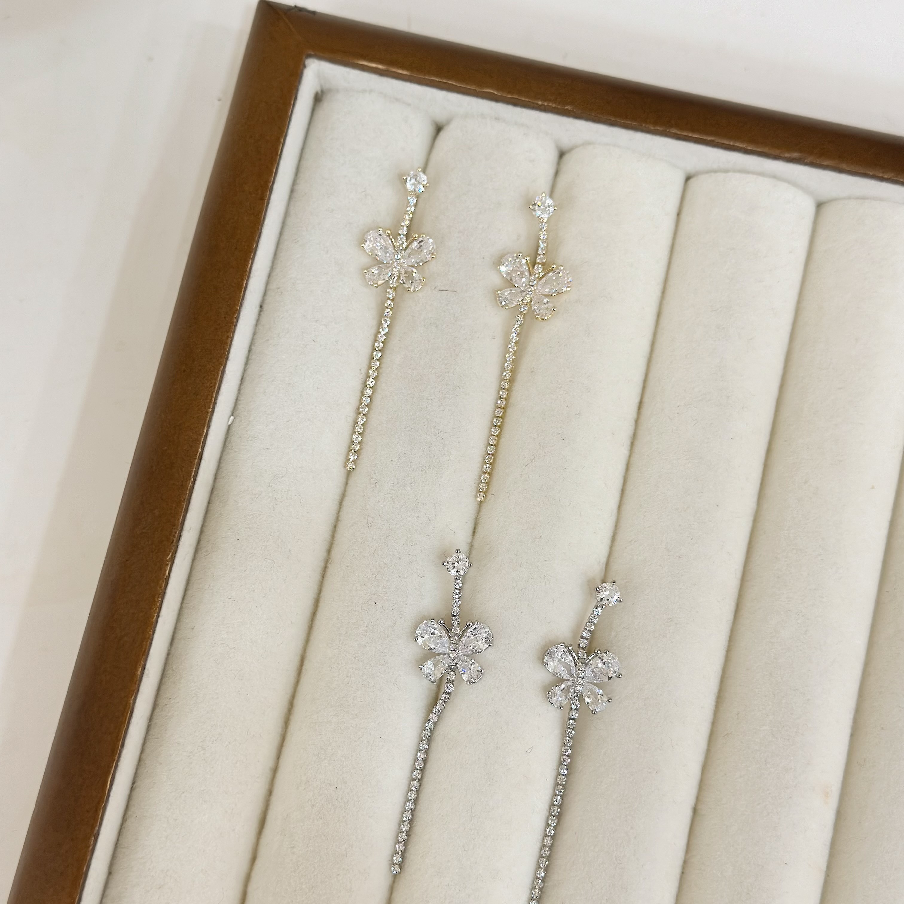 R39滿鑽蝴蝶垂吊