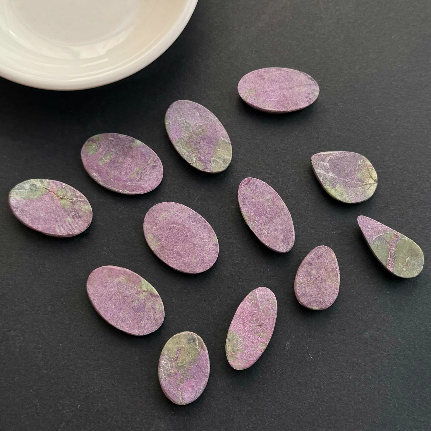 [原石] 亞特蘭提斯石 碳鎂鉻石 水晶墜面