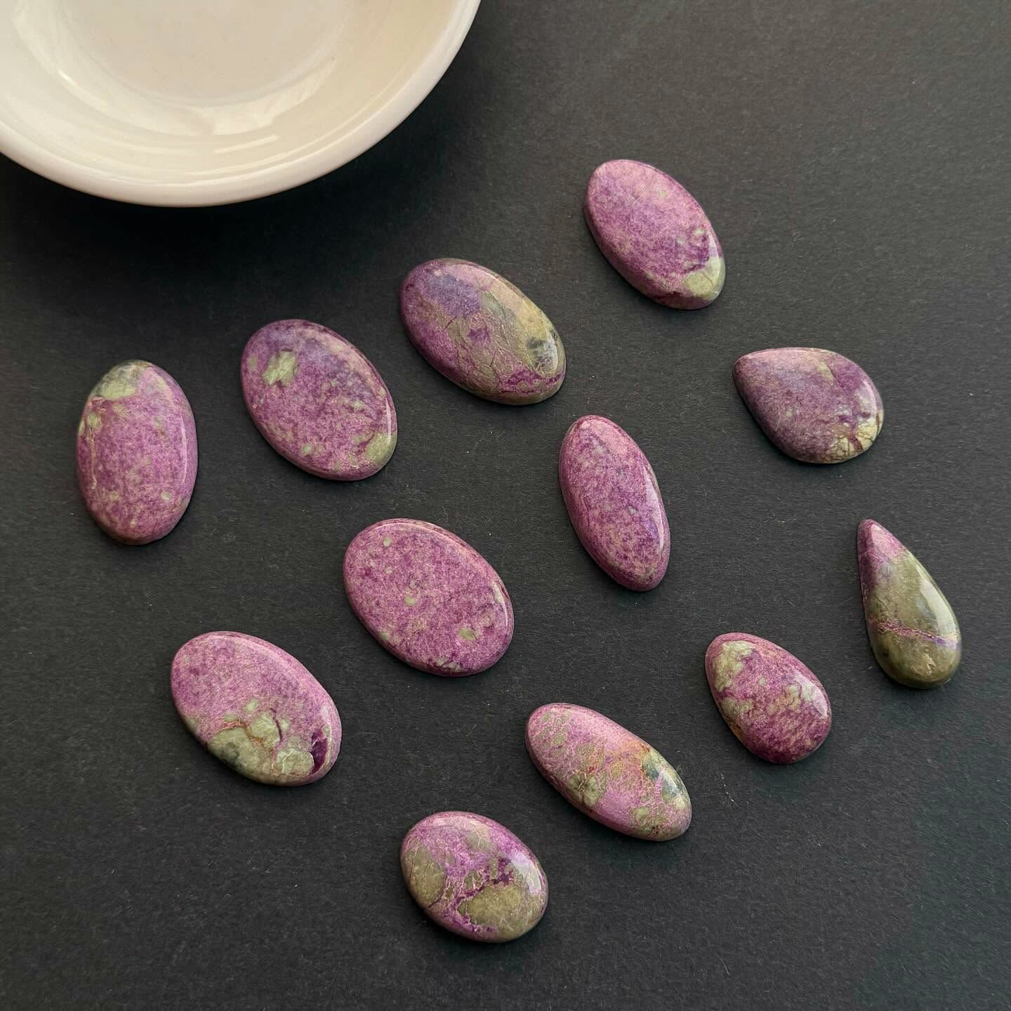 [原石] 亞特蘭提斯石 碳鎂鉻石 水晶墜面