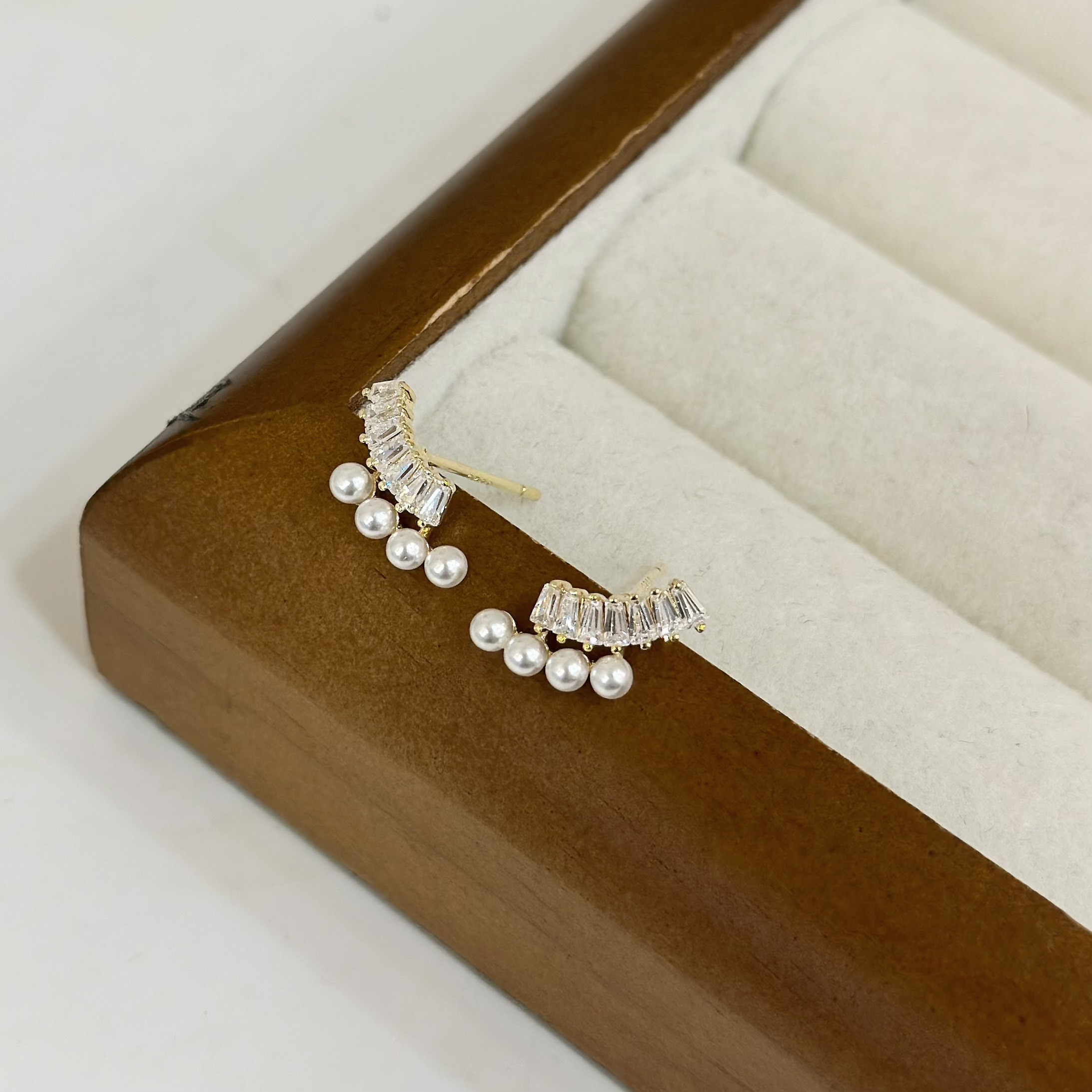 R47鋯石珍珠雙排耳針