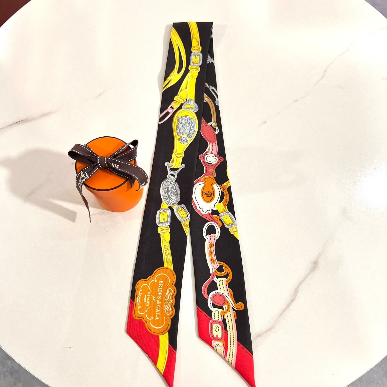 全新HERMES TWILLY 絲巾 黑色 黃色 BRIDES DE GALA APPLIQUE PIQUE #BRAND NEW #香榭站正品