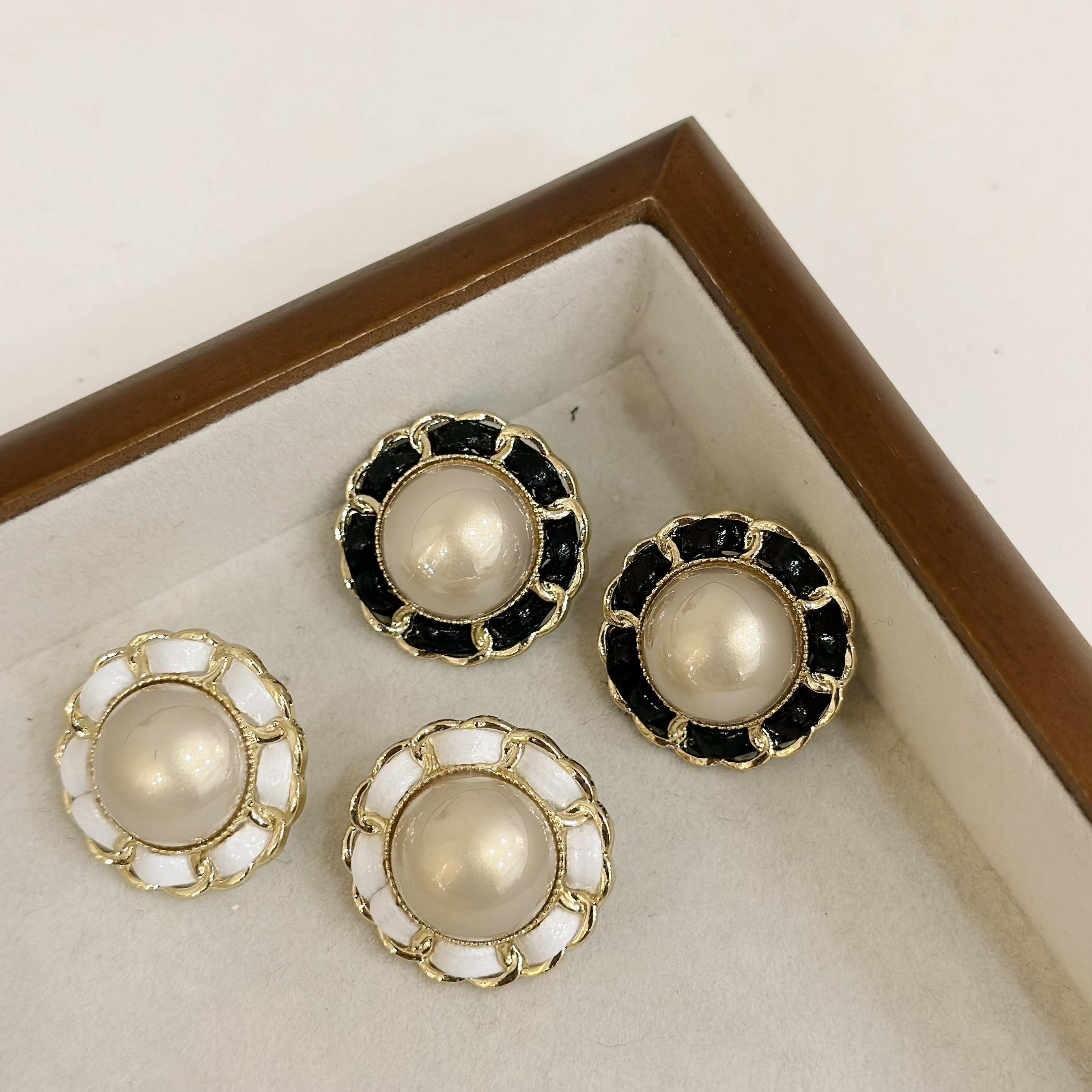 R62鏈條珍珠圓形耳針