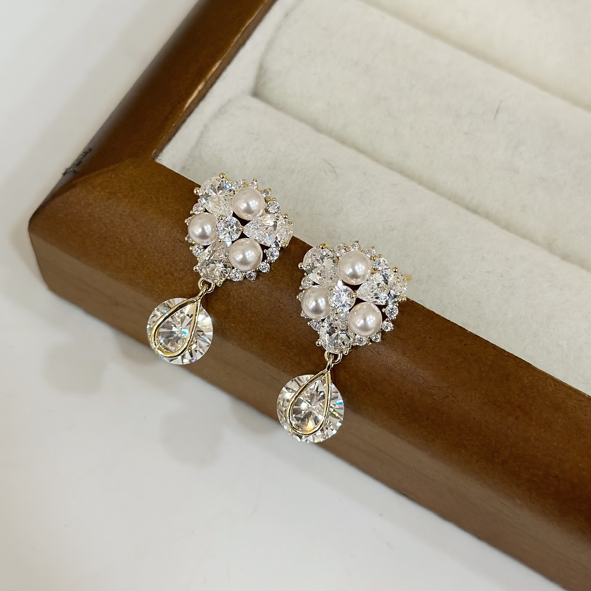 R65滿鑽水滴珍珠小垂吊